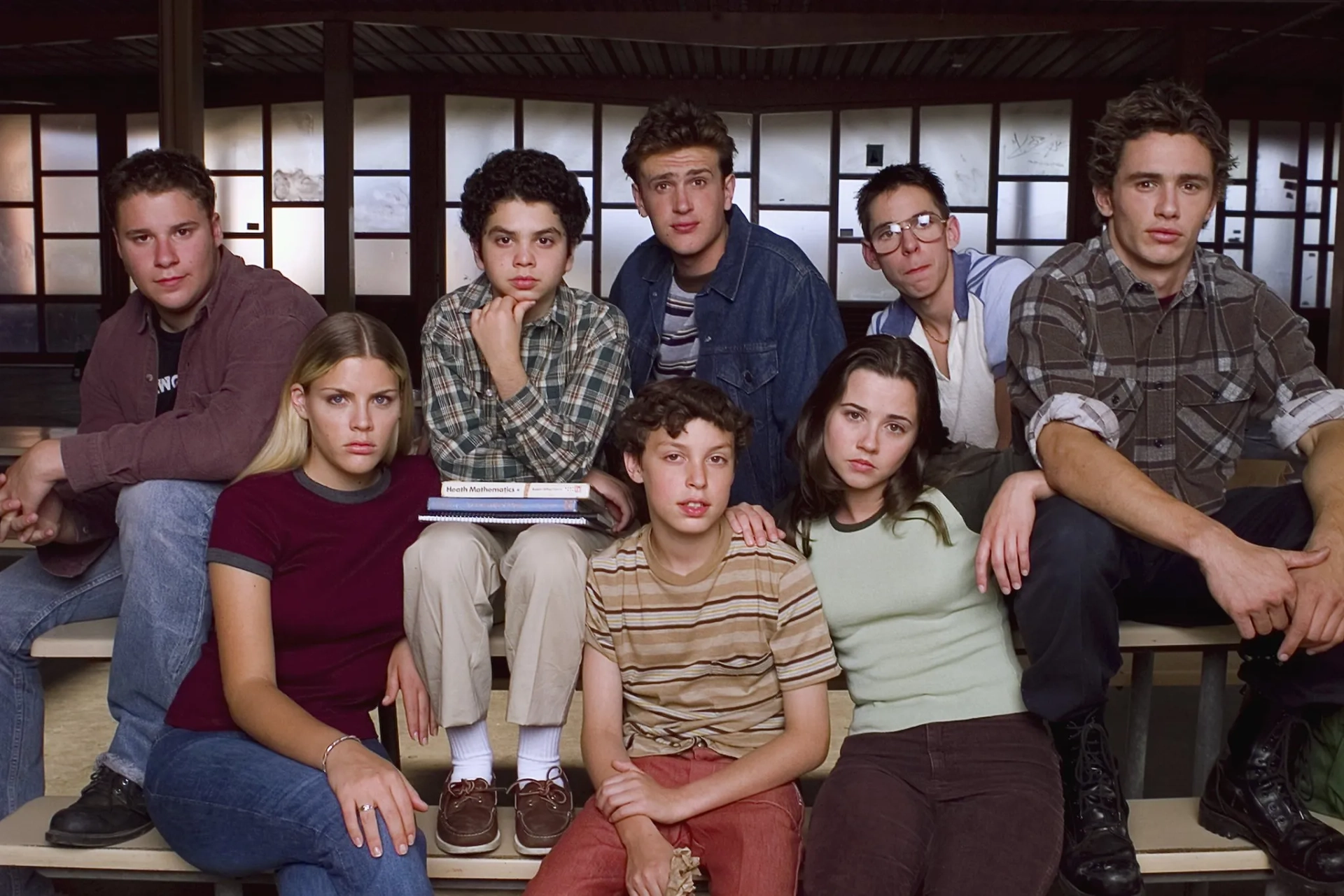 Linda Cardellini, Busy Philipps, John Francis Daley, James Franco, Samm Levine, Seth Rogen, Martin Starr, and Jason Segel in Freaks and Geeks (1999)