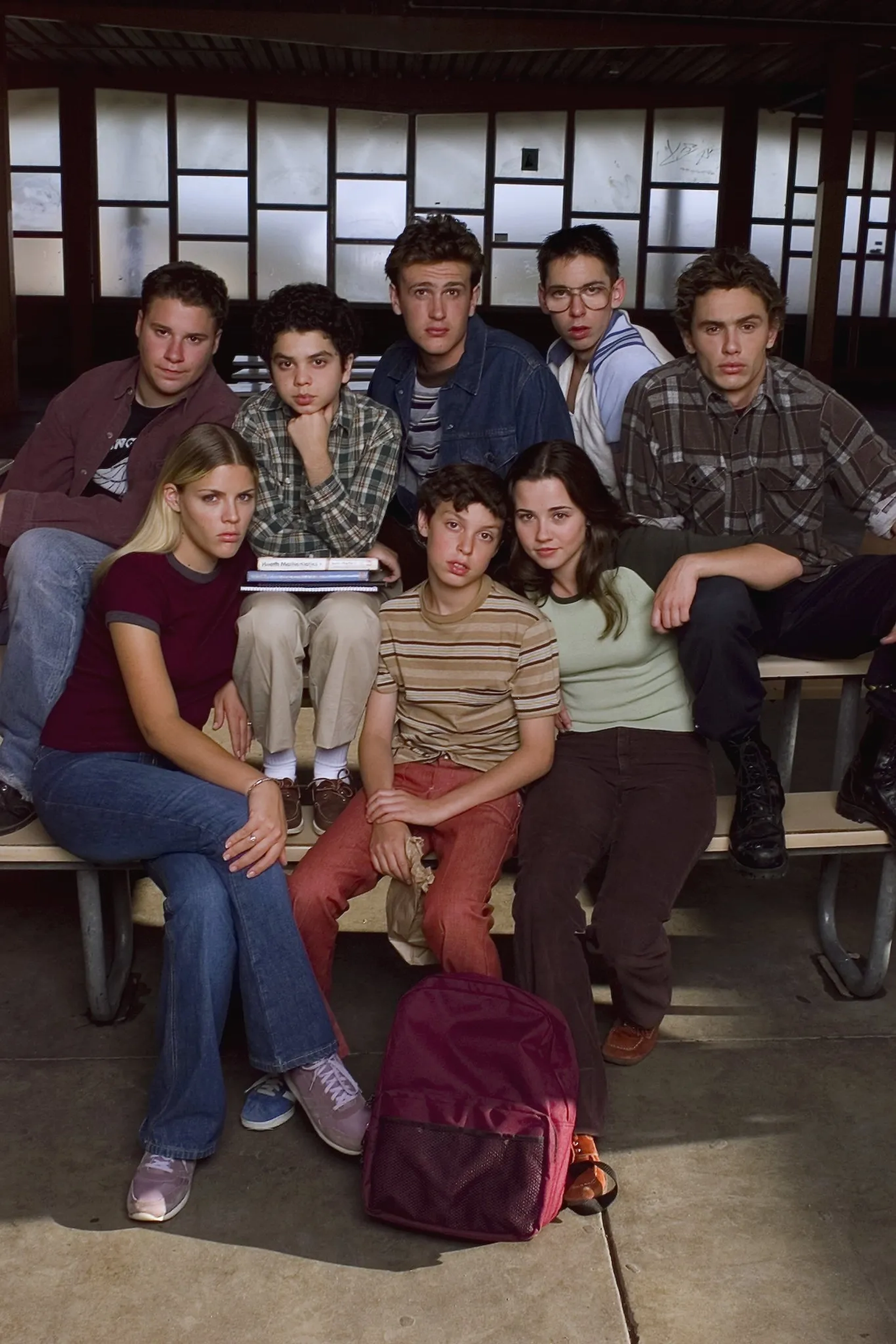 Linda Cardellini, Busy Philipps, John Francis Daley, James Franco, Samm Levine, Seth Rogen, Martin Starr, and Jason Segel in Freaks and Geeks (1999)