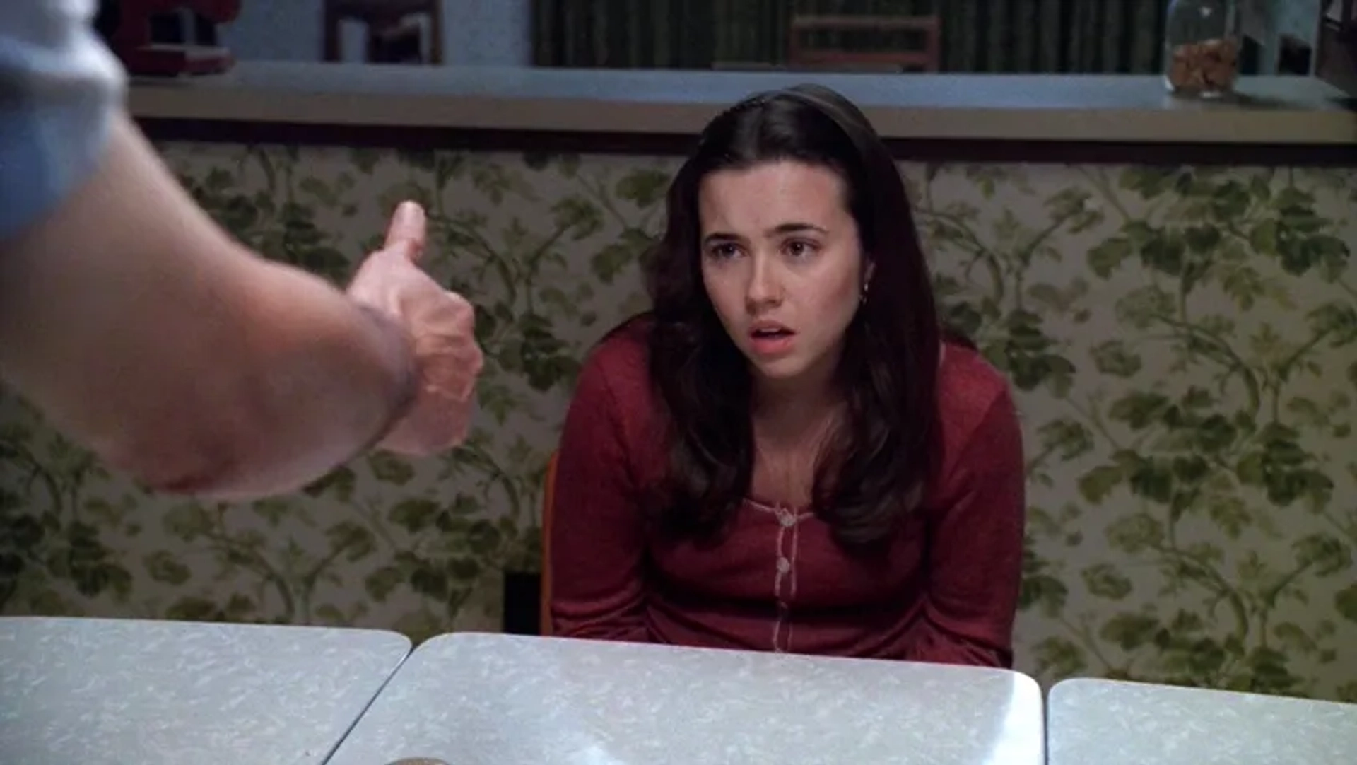 Linda Cardellini in Freaks and Geeks (1999)