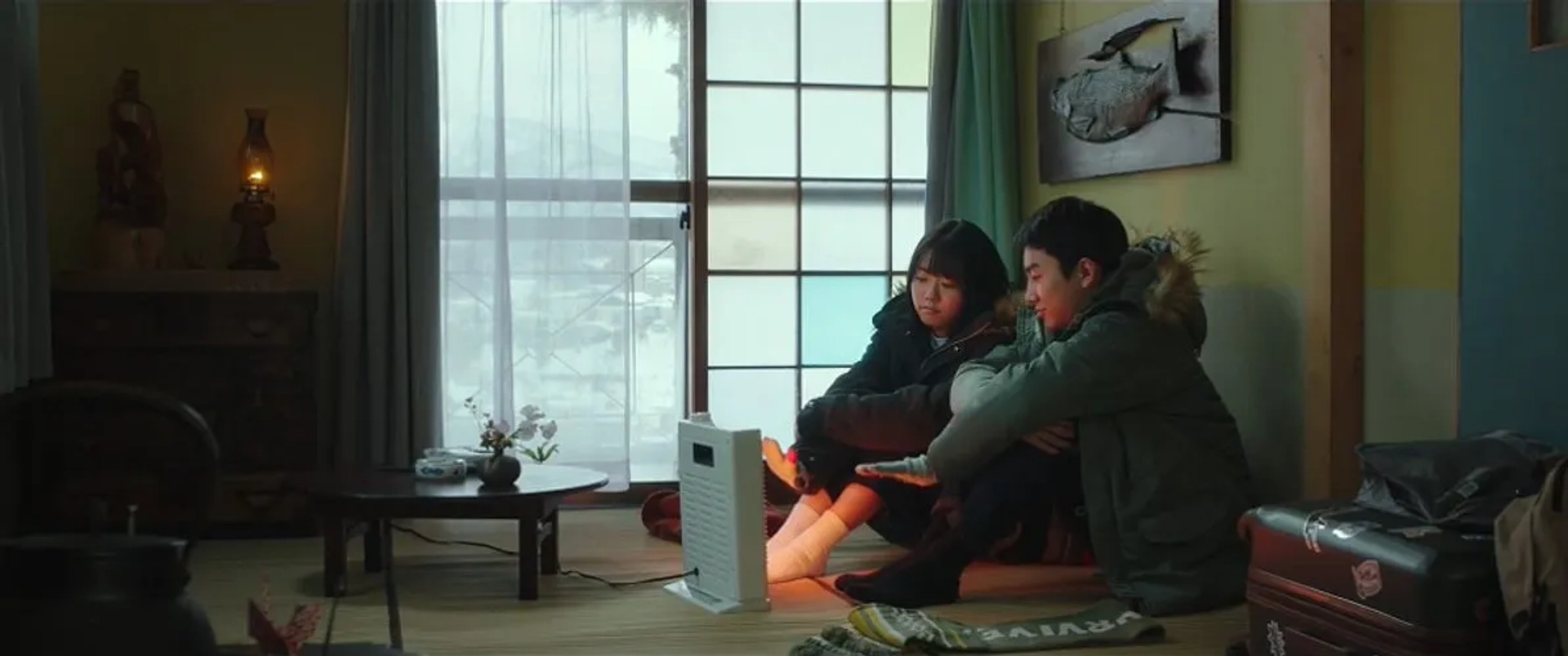 Yoo-Bin Sung and So-hye Kim in Moonlit Winter (2019)