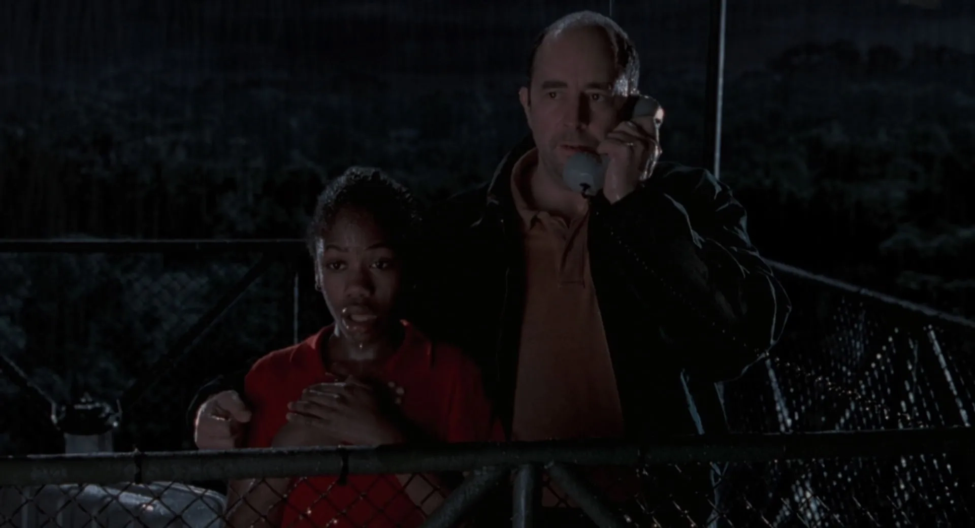 Vanessa Chester and Richard Schiff in The Lost World: Jurassic Park (1997)