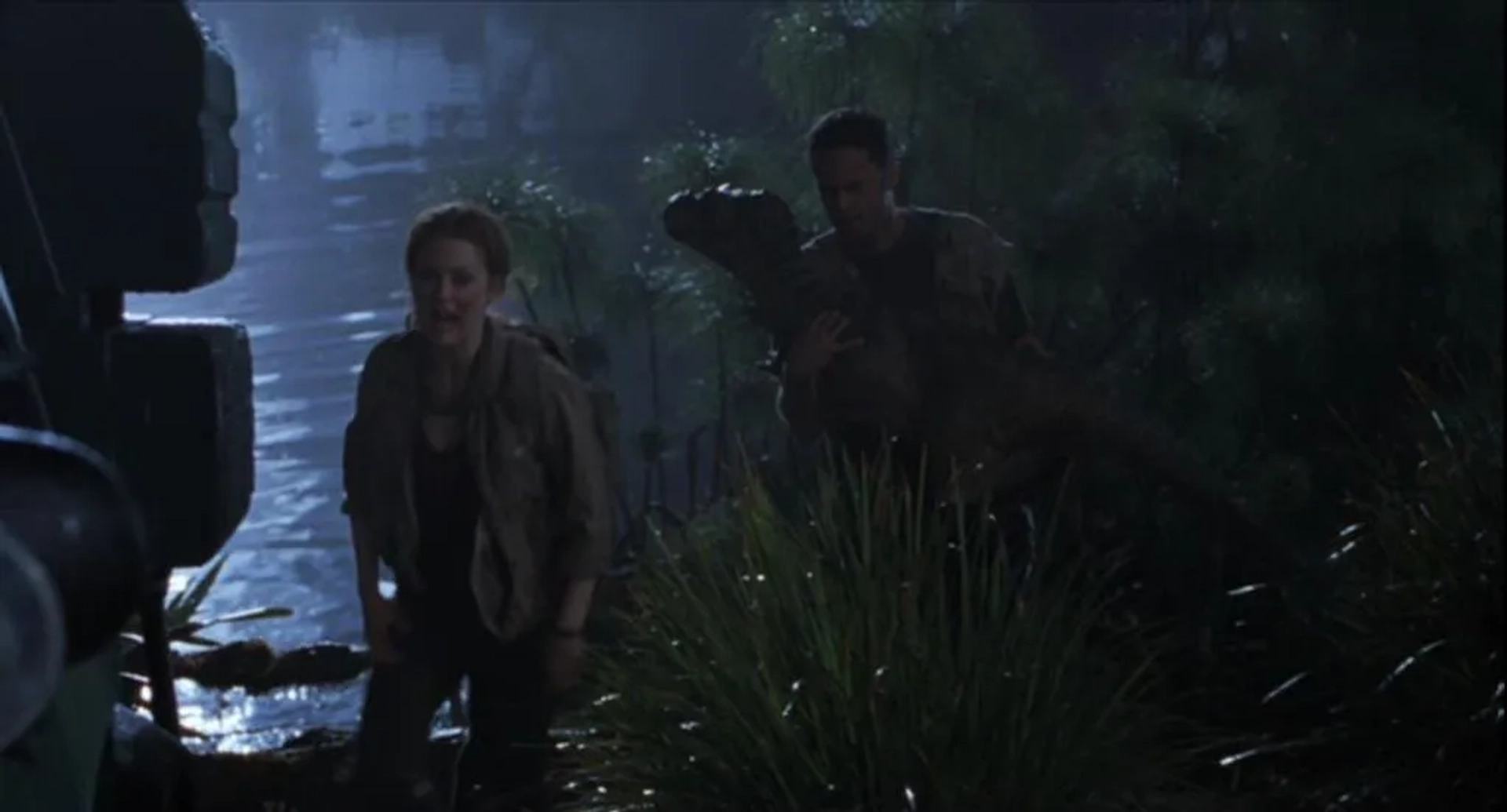 Julianne Moore and Vince Vaughn in The Lost World: Jurassic Park (1997)