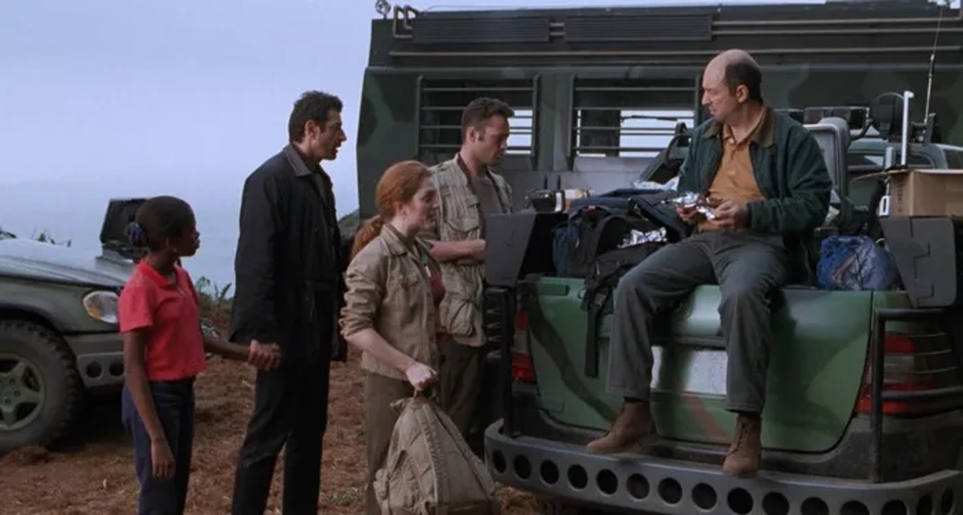 Jeff Goldblum, Julianne Moore, Vince Vaughn, Vanessa Chester, and Richard Schiff in The Lost World: Jurassic Park (1997)