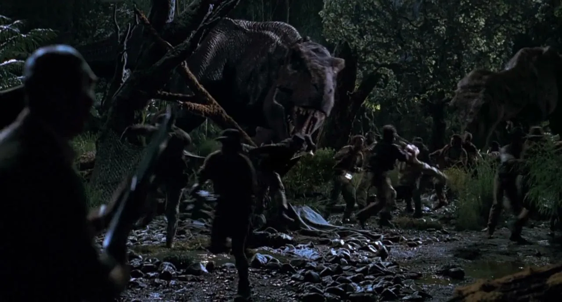 Pete Postlethwaite in The Lost World: Jurassic Park (1997)