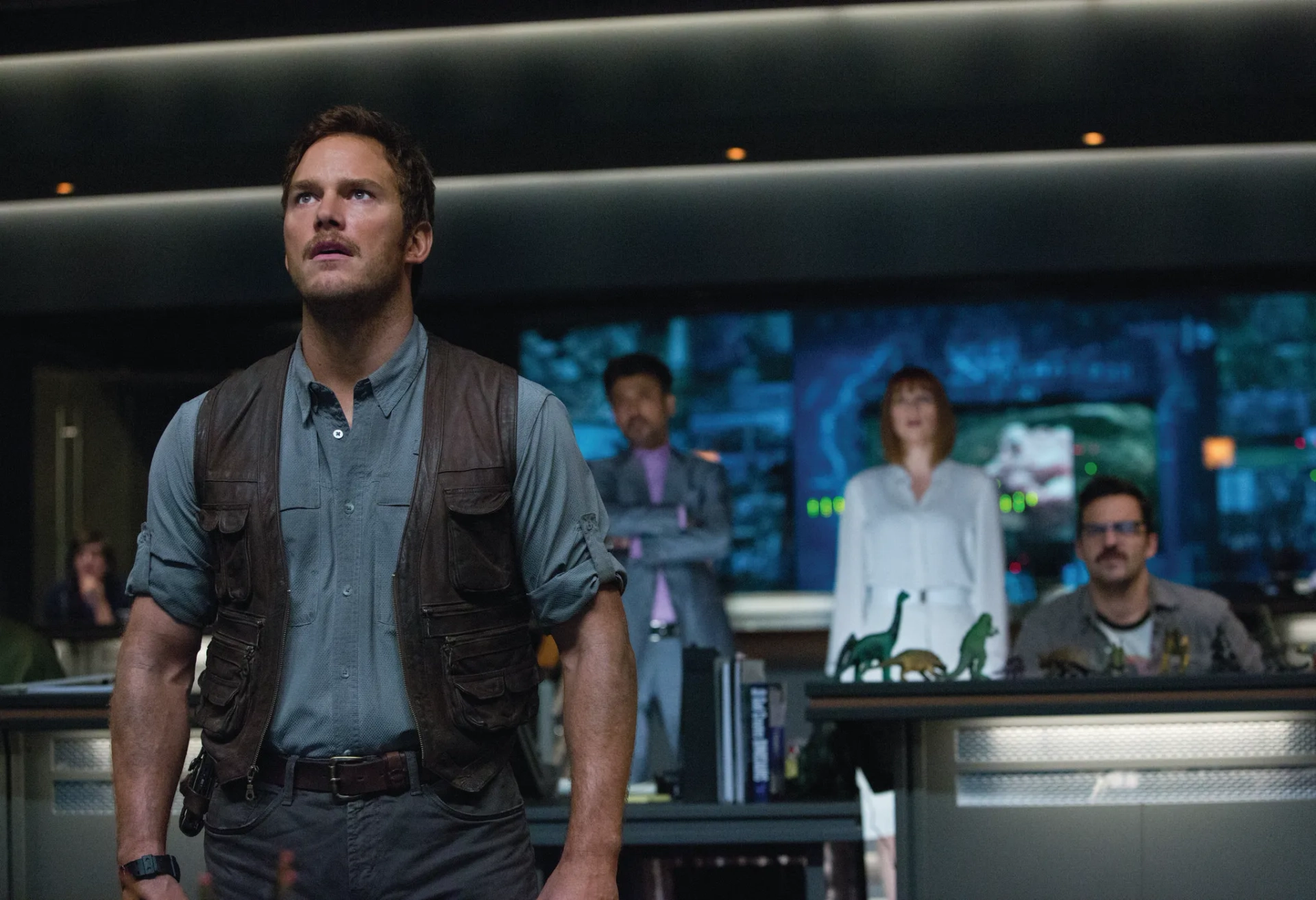 Bryce Dallas Howard, Irrfan Khan, Chris Pratt, and Jake Johnson in Jurassic World (2015)