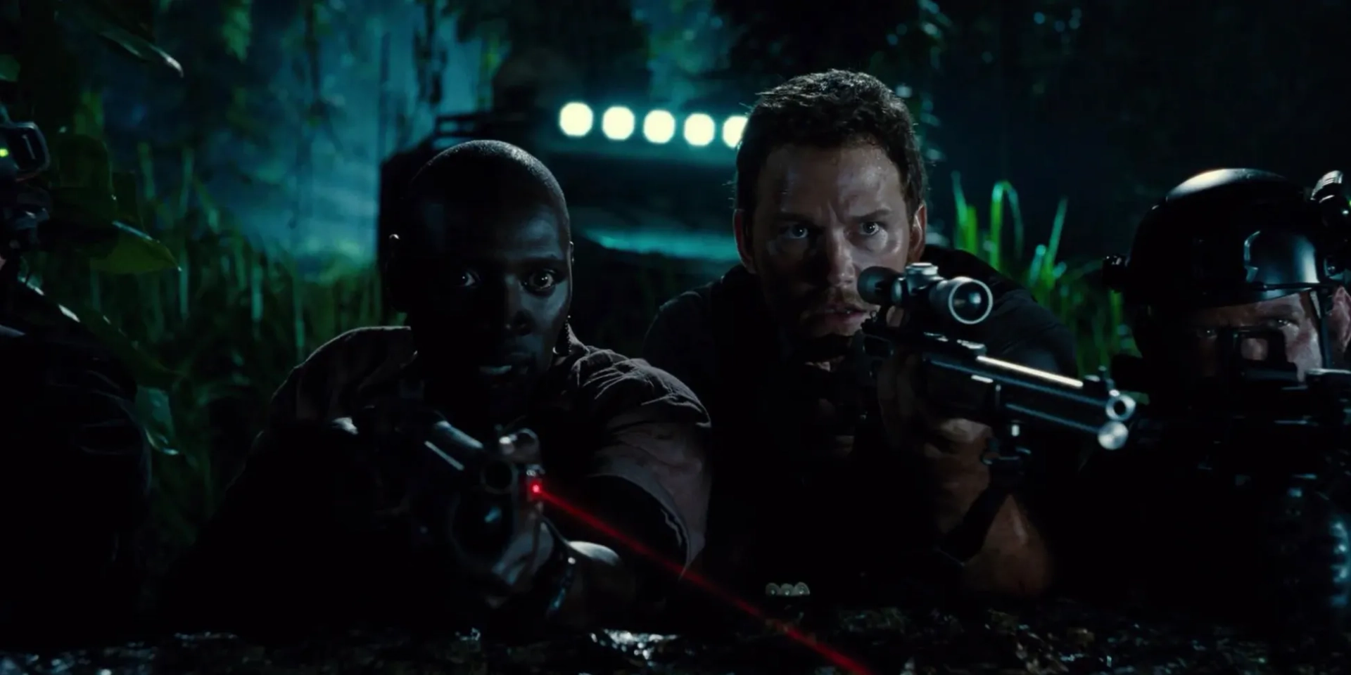 Chris Pratt and Omar Sy in Jurassic World (2015)