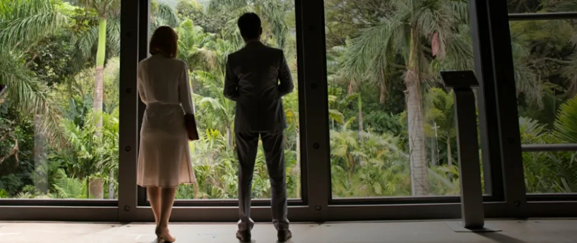 Bryce Dallas Howard and Irrfan Khan in Jurassic World (2015)