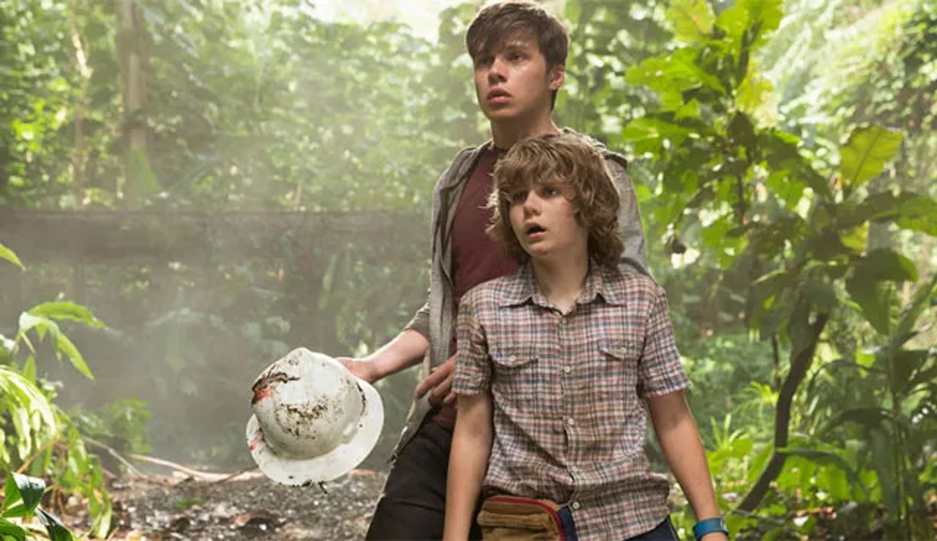 Ty Simpkins and Nick Robinson in Jurassic World (2015)