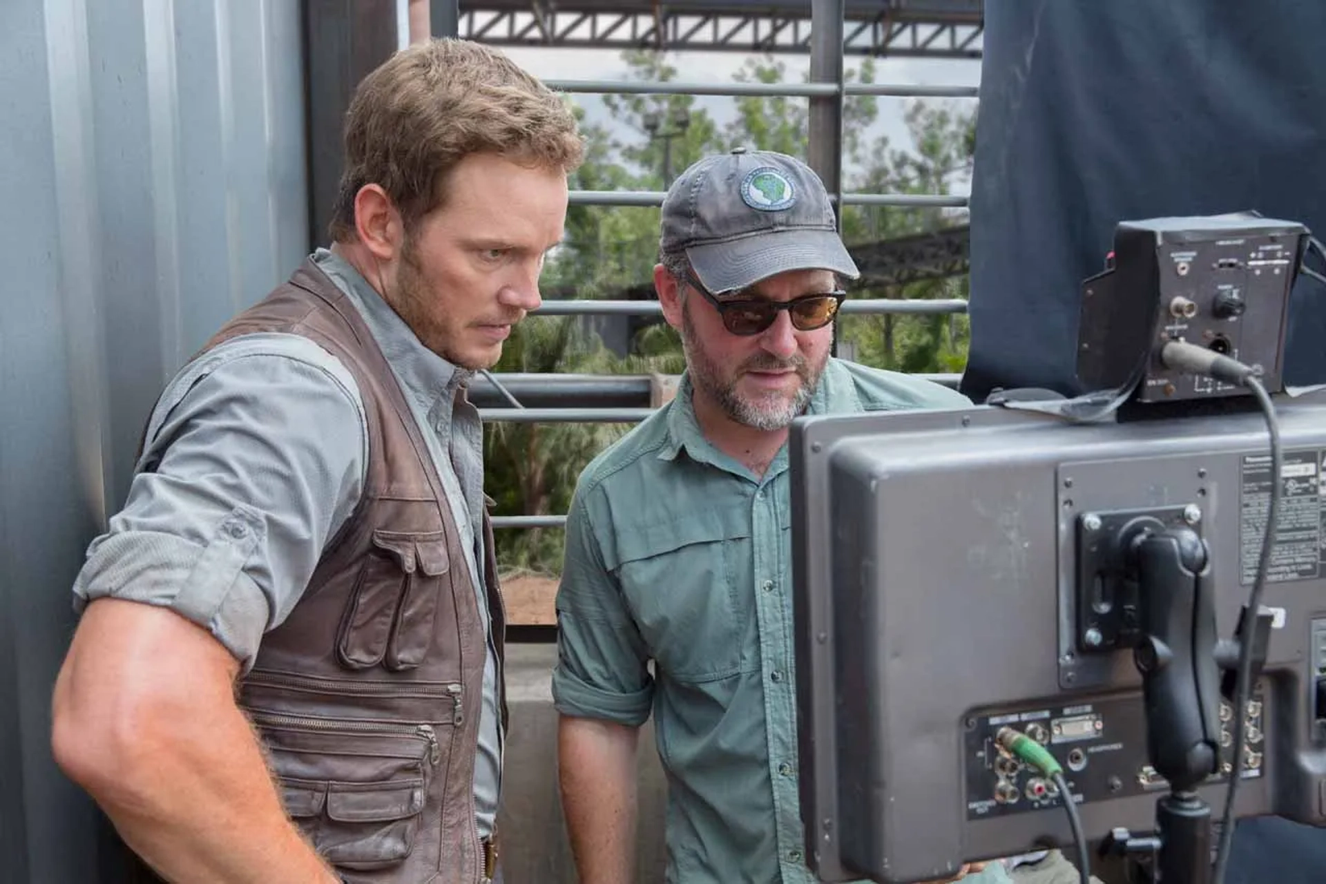 Chris Pratt and Colin Trevorrow in Jurassic World (2015)