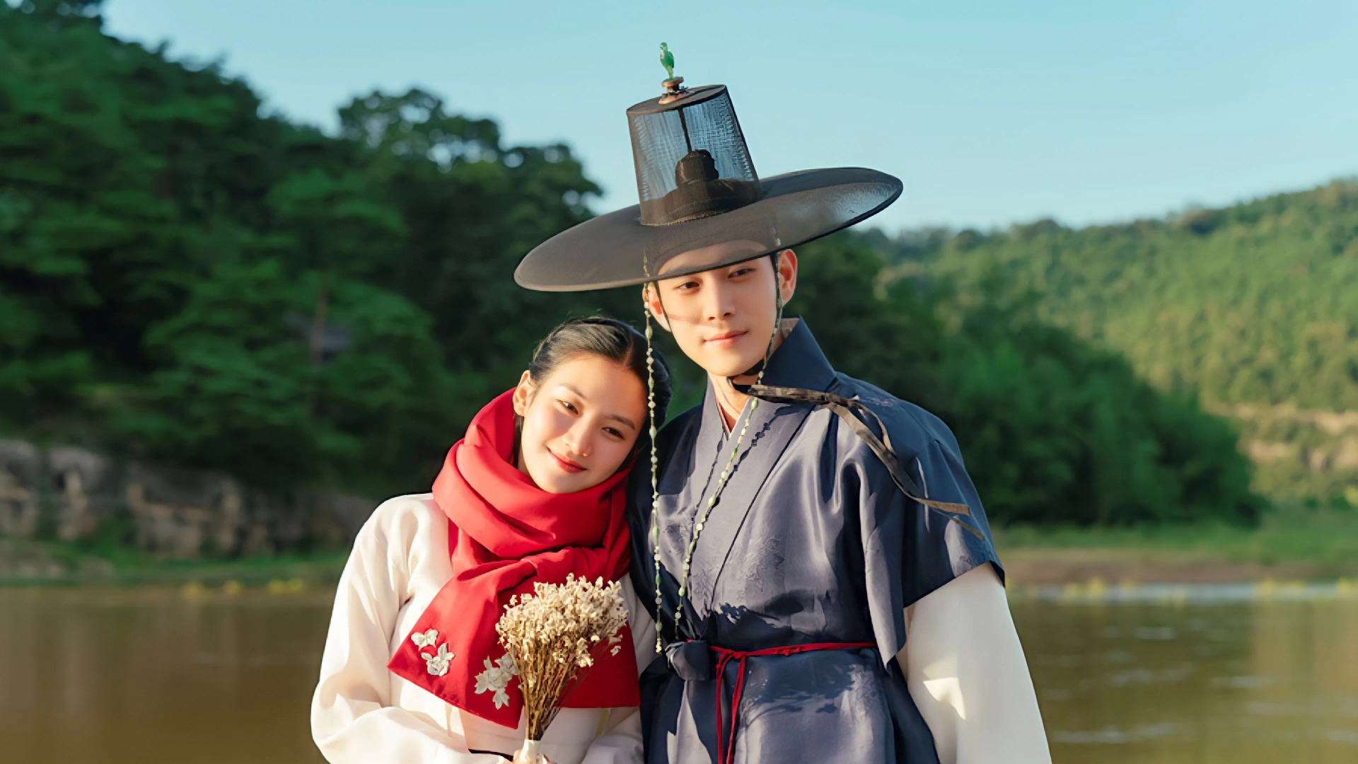 Young-Dae Kim and Park Ju-hyun in The Forbidden Marriage (2022)