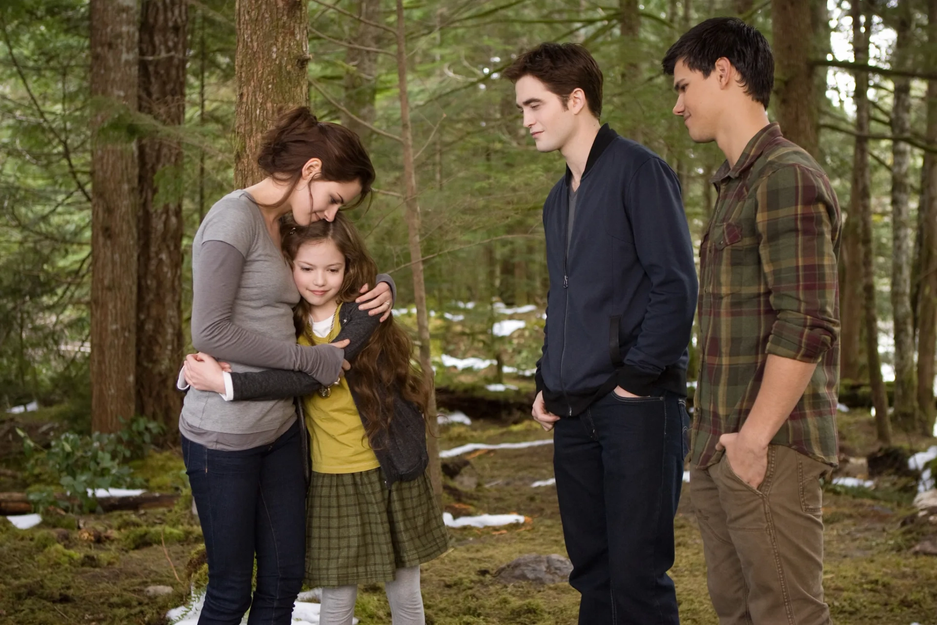 Kristen Stewart, Taylor Lautner, Robert Pattinson, and Mackenzie Foy in The Twilight Saga: Breaking Dawn - Part 2 (2012)