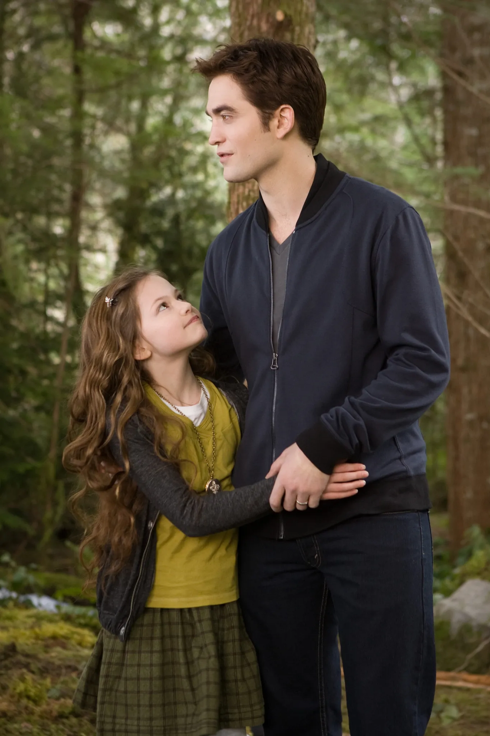 Robert Pattinson and Mackenzie Foy in The Twilight Saga: Breaking Dawn - Part 2 (2012)