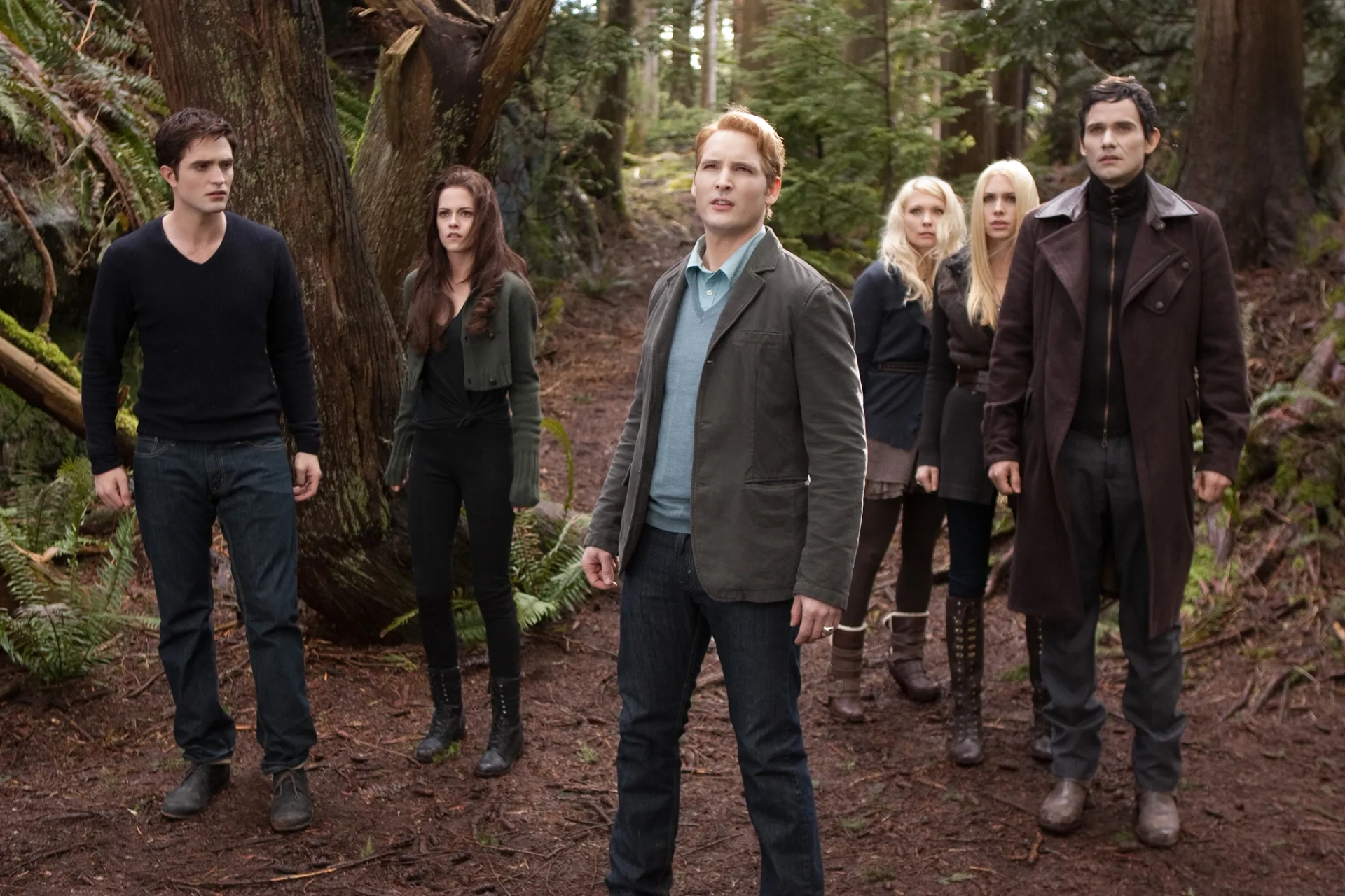 Peter Facinelli, Christian Camargo, Kristen Stewart, Casey LaBow, Robert Pattinson, and MyAnna Buring in The Twilight Saga: Breaking Dawn - Part 2 (2012)