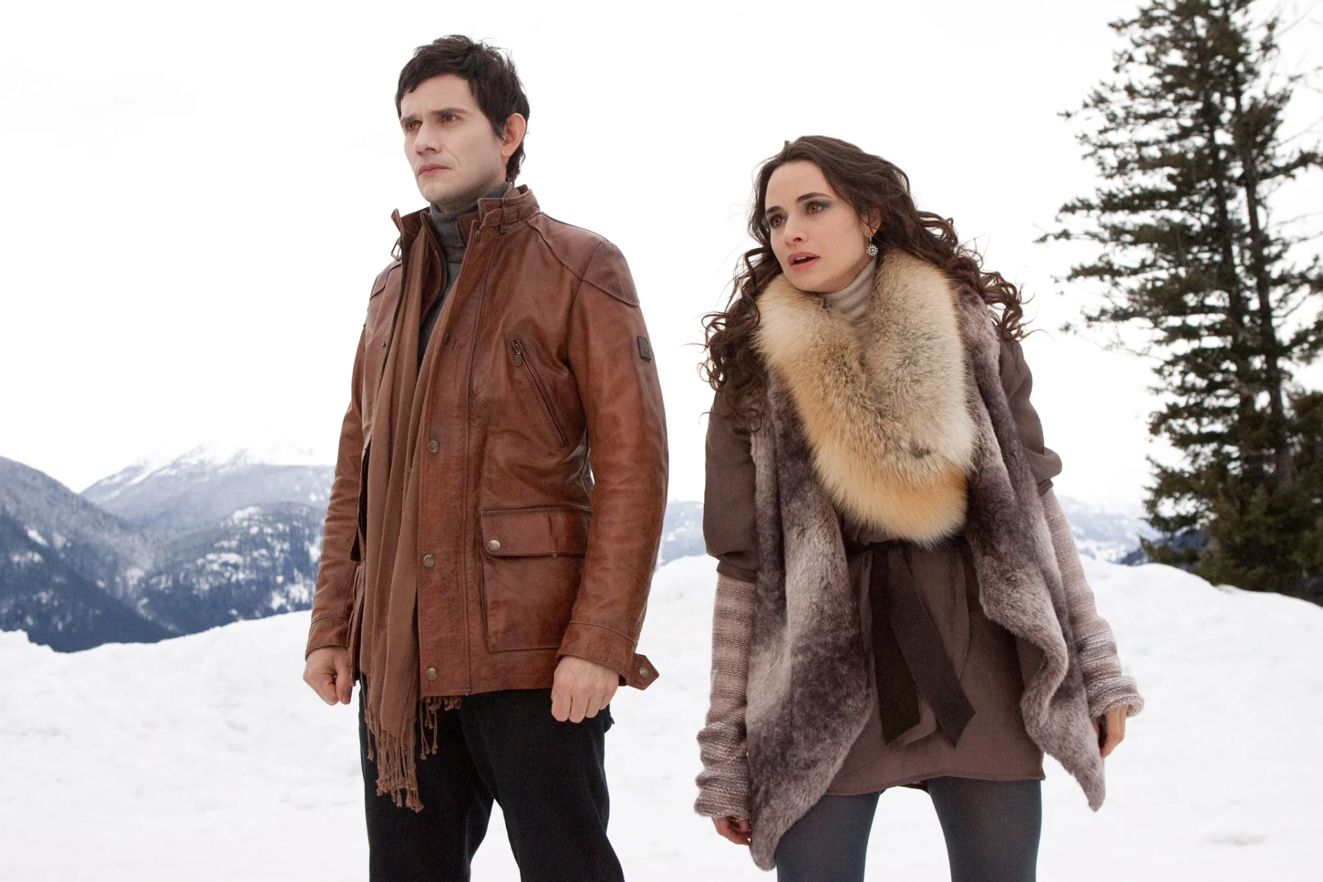 Christian Camargo and Mía Maestro in The Twilight Saga: Breaking Dawn - Part 2 (2012)