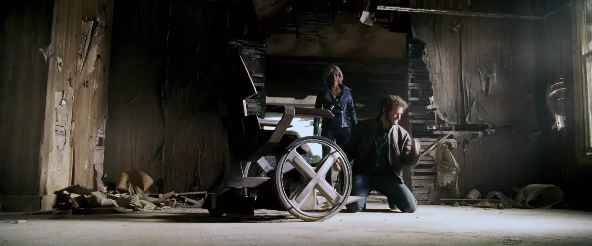 Halle Berry and Hugh Jackman in X-Men: The Last Stand (2006)