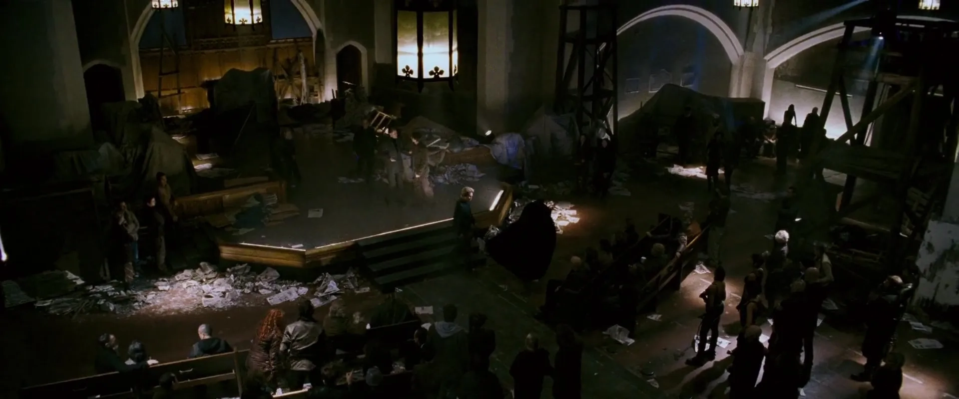 Ian McKellen, Lloyd Adams, Lance Gibson, Mark Helfrich, Ken Leung, Julian Richings, Aaron Stanford, Clayton Dean Watmough, Richard Yee, Mei Melançon, Omahyra, Via Saleaumua, and John Andrew Vaas in X-Men: The Last Stand (2006)