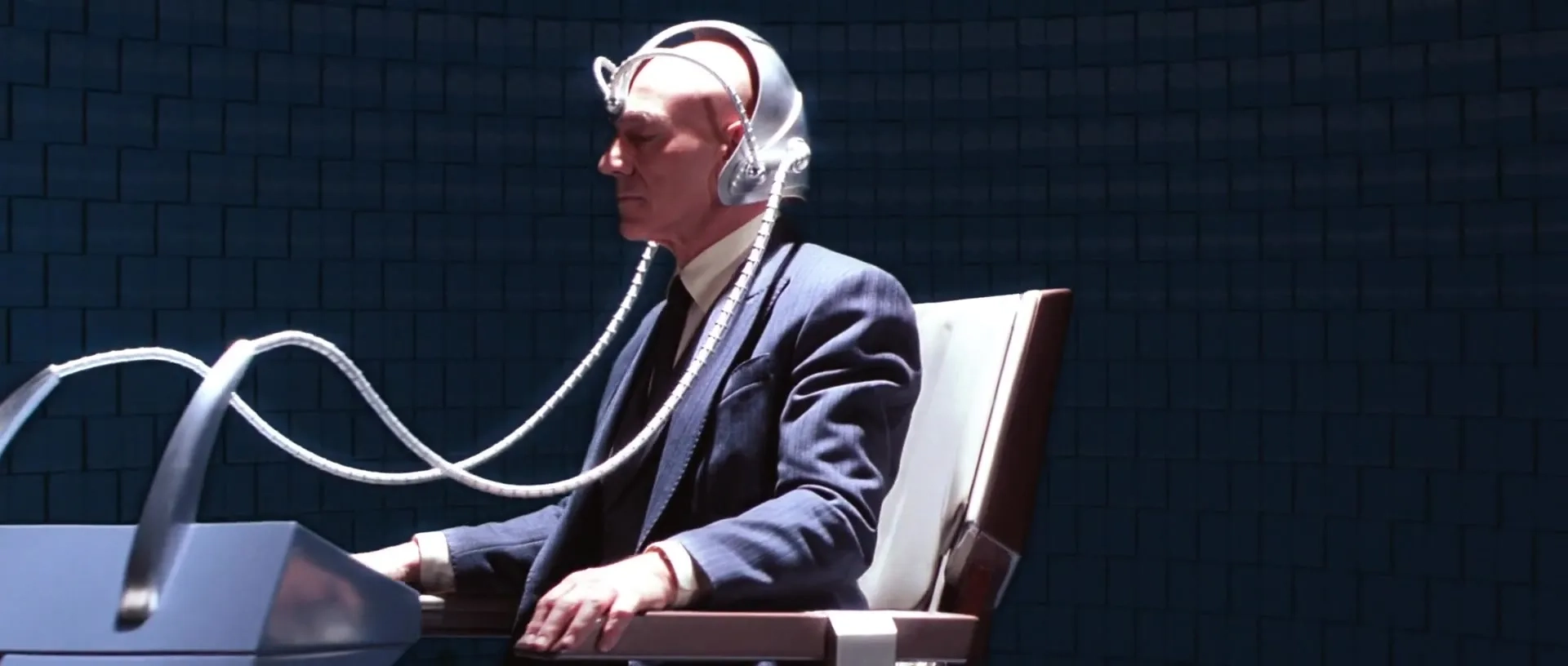 Patrick Stewart in X-Men (2000)