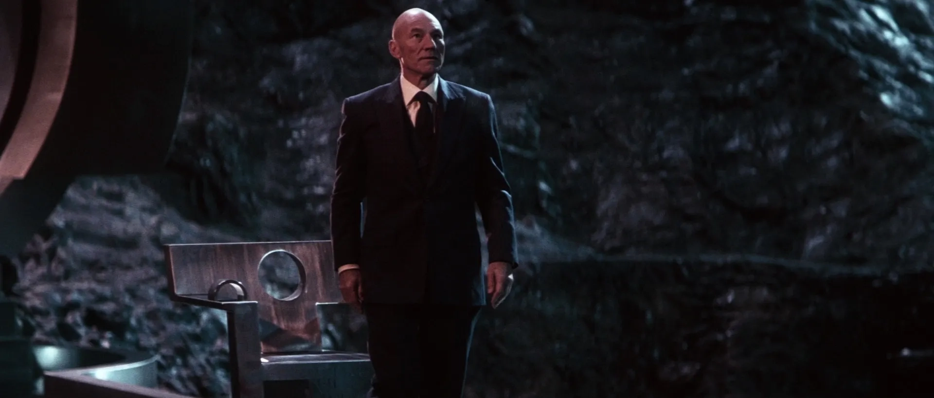 Patrick Stewart in X-Men (2000)