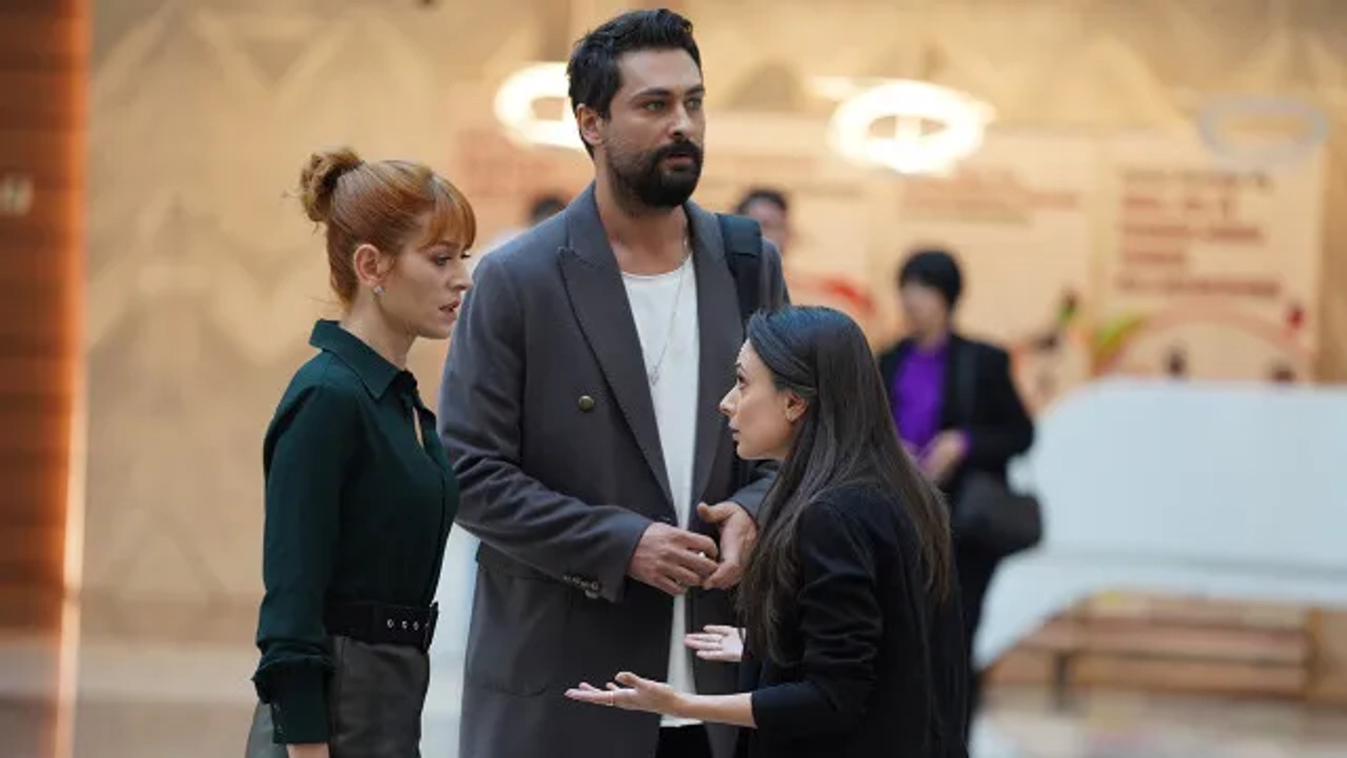 Basak Akbay, Onur Tuna, and Hazal Türesan in A Miracle (2019)