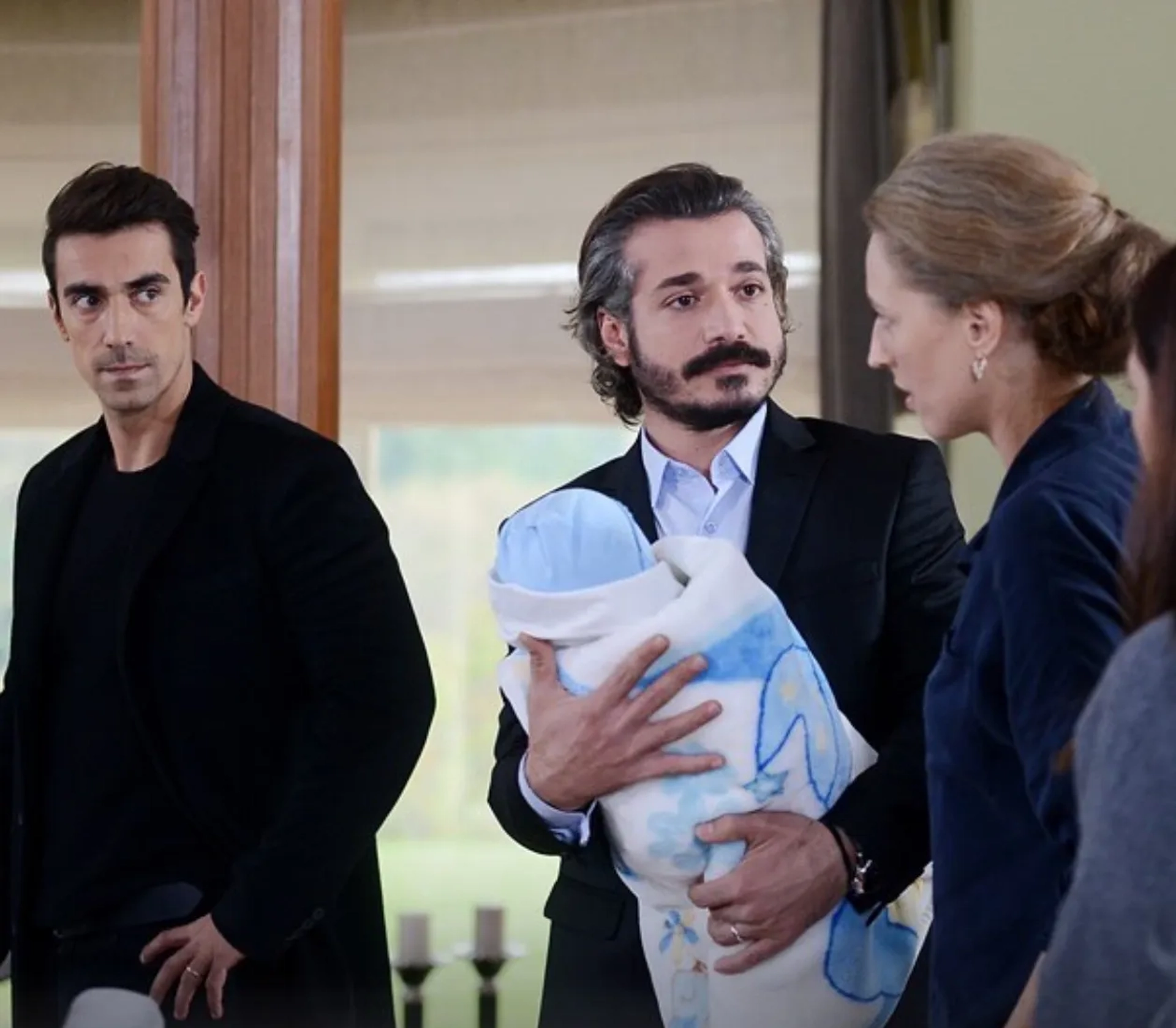 Ibrahim Celikkol, Cahit Gök, and Özlem Zeynep Dinsel in Price of Passion (2017)