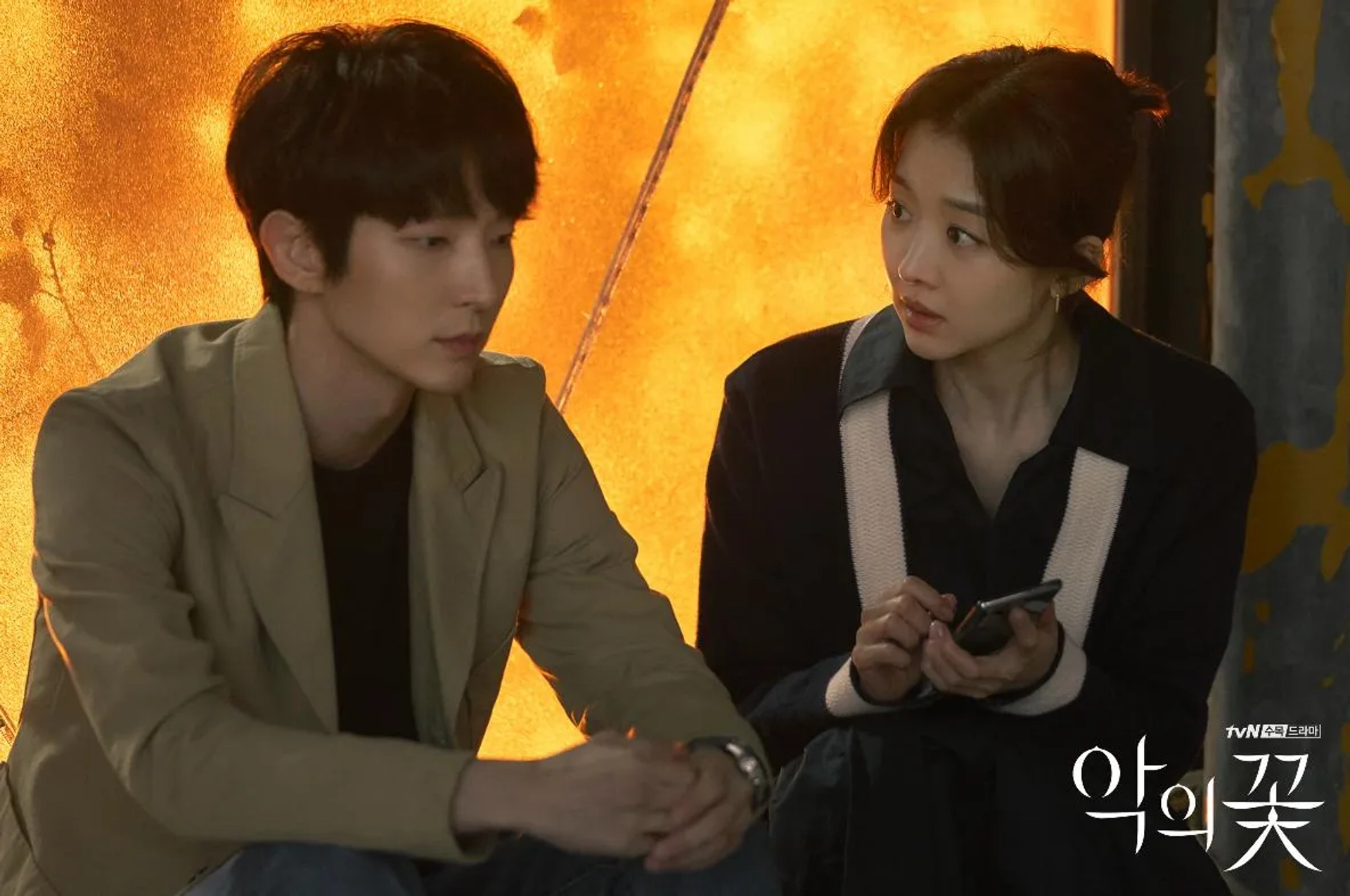 Lee Joon-Gi and Jang Hie-jin in Flower of Evil (2020)