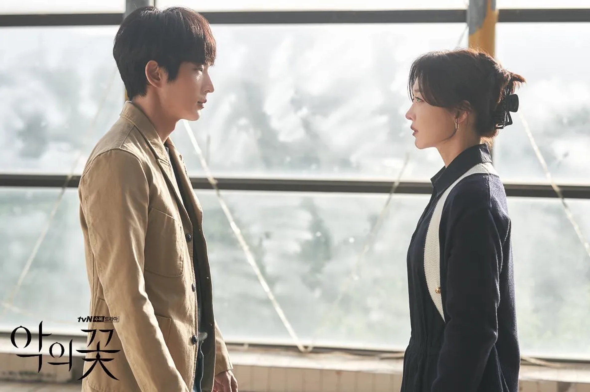 Lee Joon-Gi and Jang Hie-jin in Flower of Evil (2020)