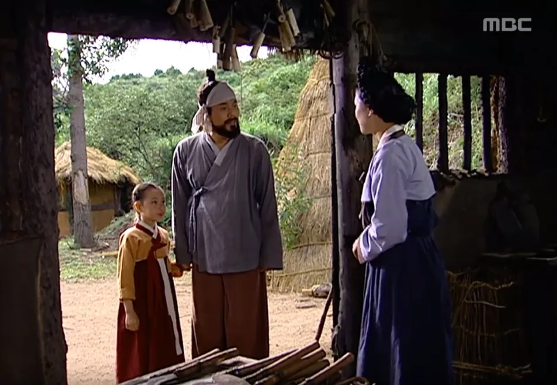 Chan-hwan Park, Hye-seon Kim, and Jung Eun Jo in The Great Jang-Geum (2003)