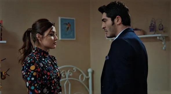 Burak Deniz and Hande Erçel in Love Doesn't Understand Words (2016)