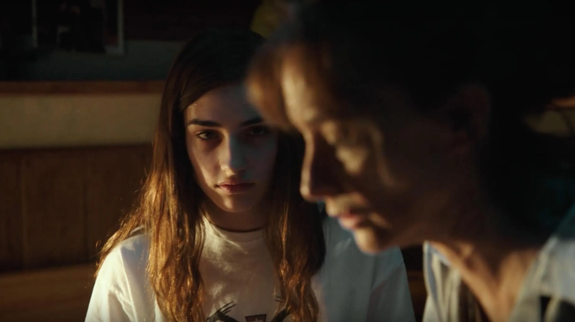 Ana Torrent and Sandra Escacena in Verónica (2017)