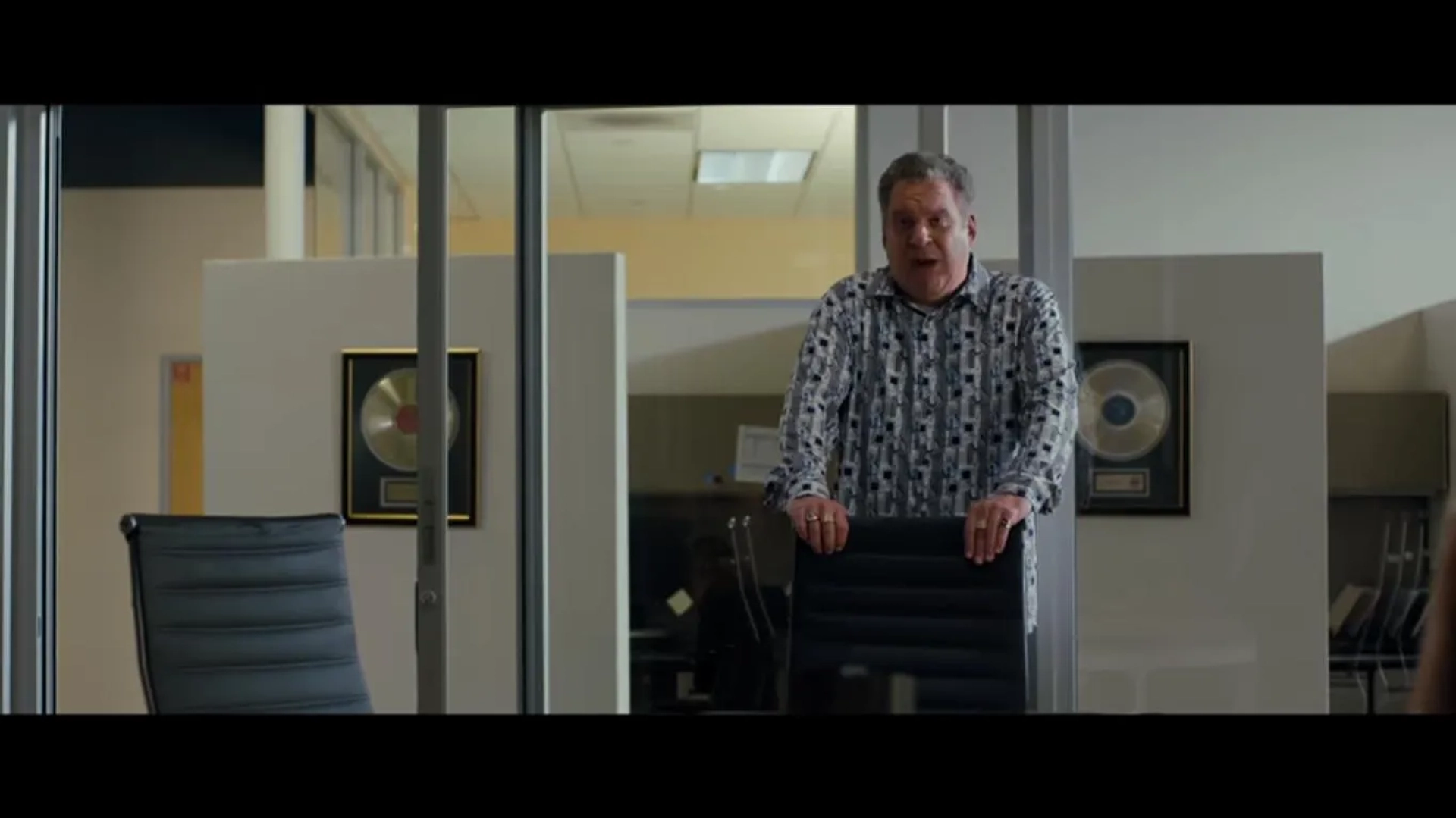 Jeff Garlin in Studio 666 (2022)