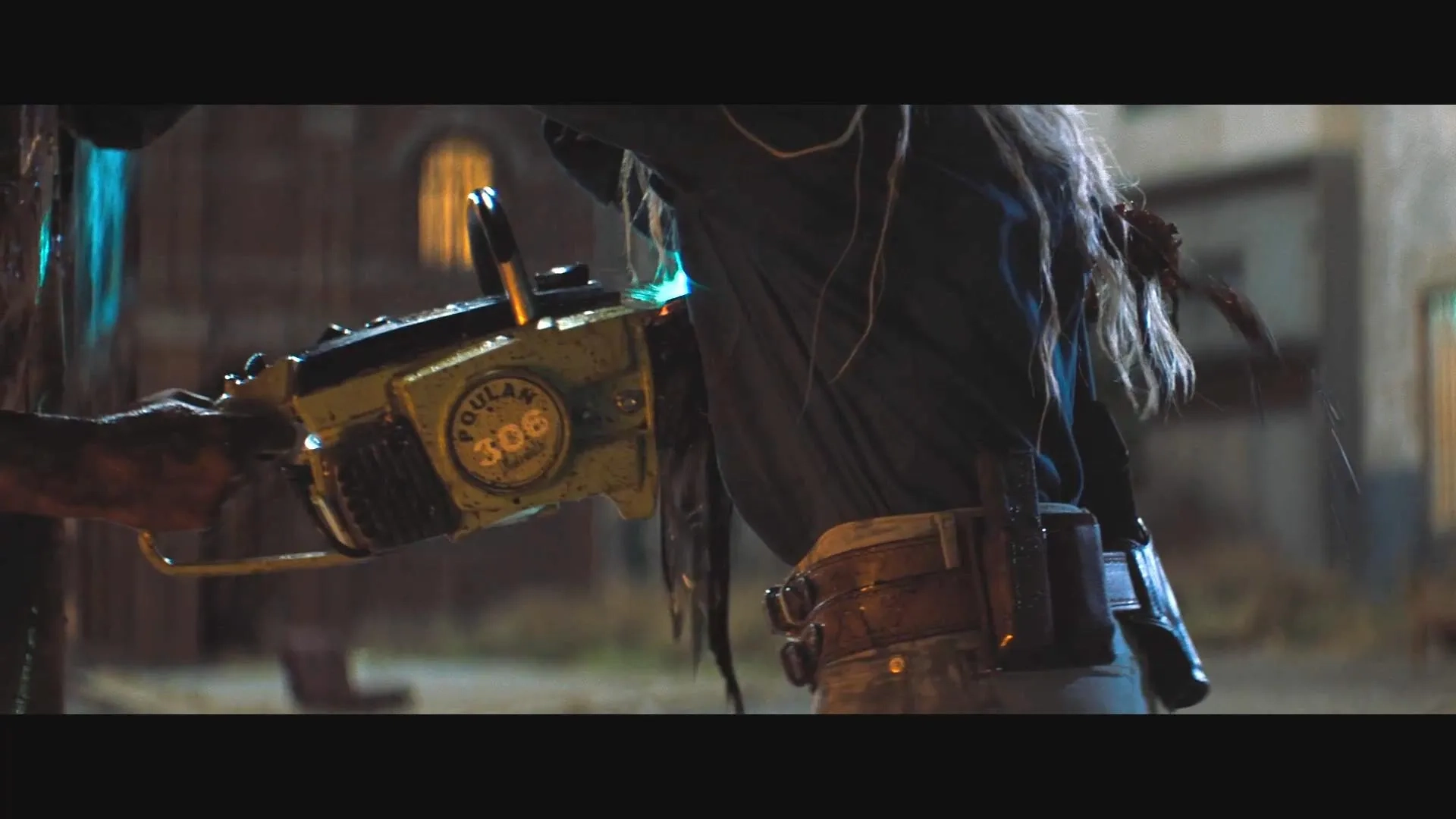 Mark Burnham and Olwen Fouéré in Texas Chainsaw Massacre (2022)