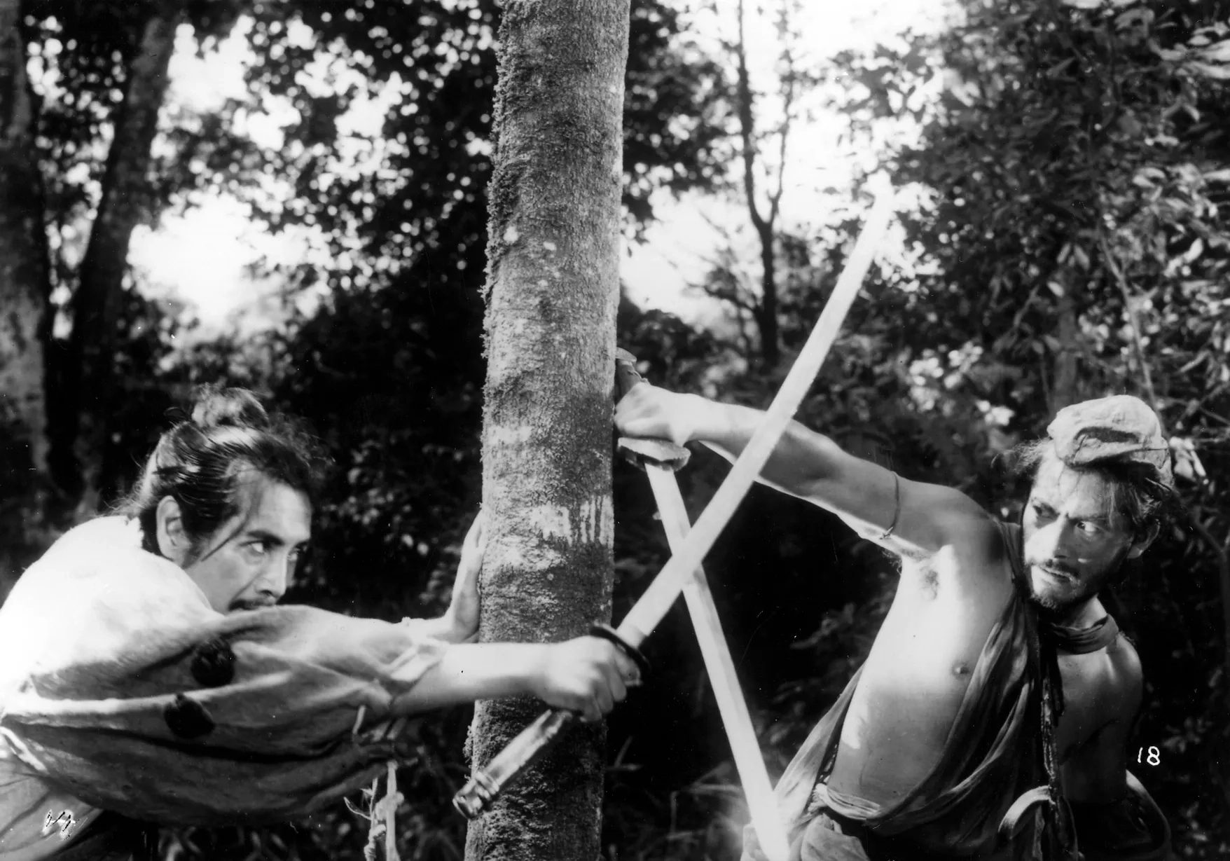 Toshirô Mifune and Masayuki Mori in Rashomon (1950)