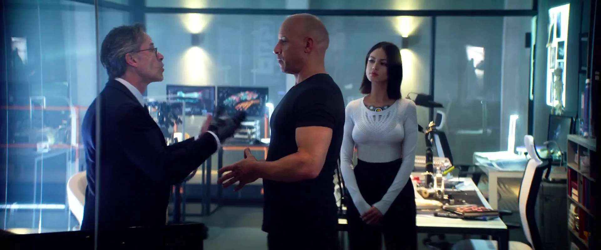 Guy Pearce, Vin Diesel, and Eiza González in Bloodshot (2020)