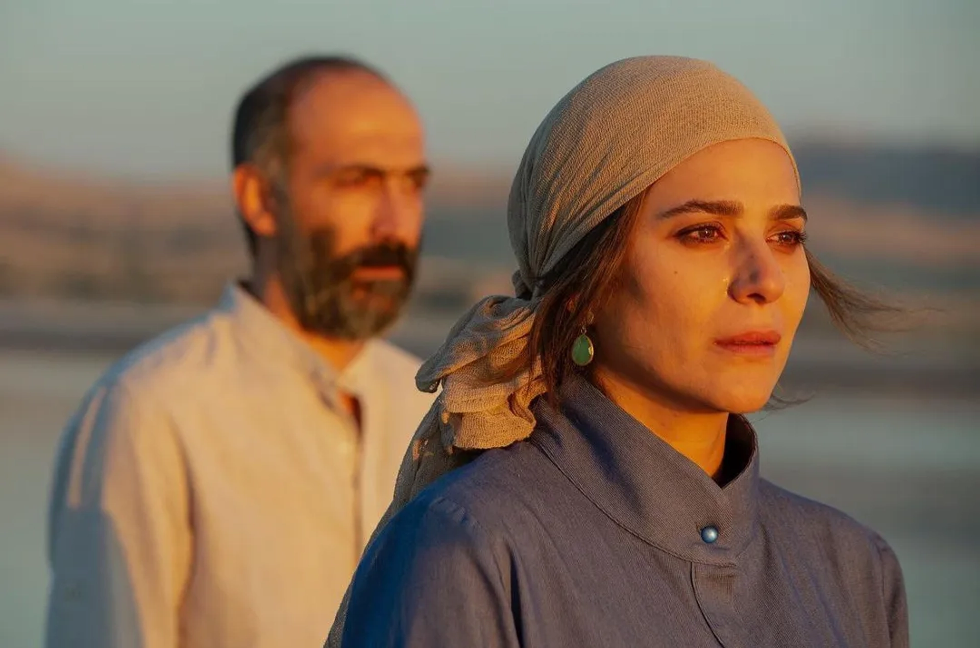 Sahar Dolatshahi and Hadi Hejazifar in Atabai (2020)