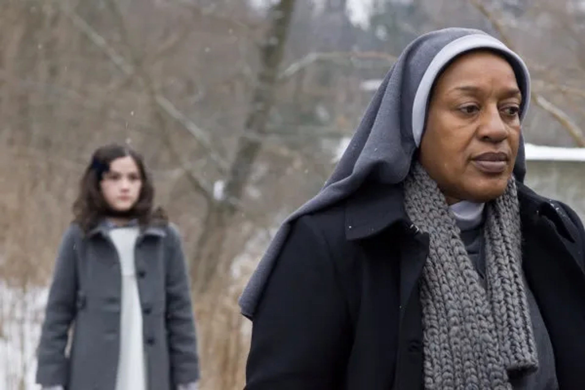 CCH Pounder and Isabelle Fuhrman in Orphan (2009)