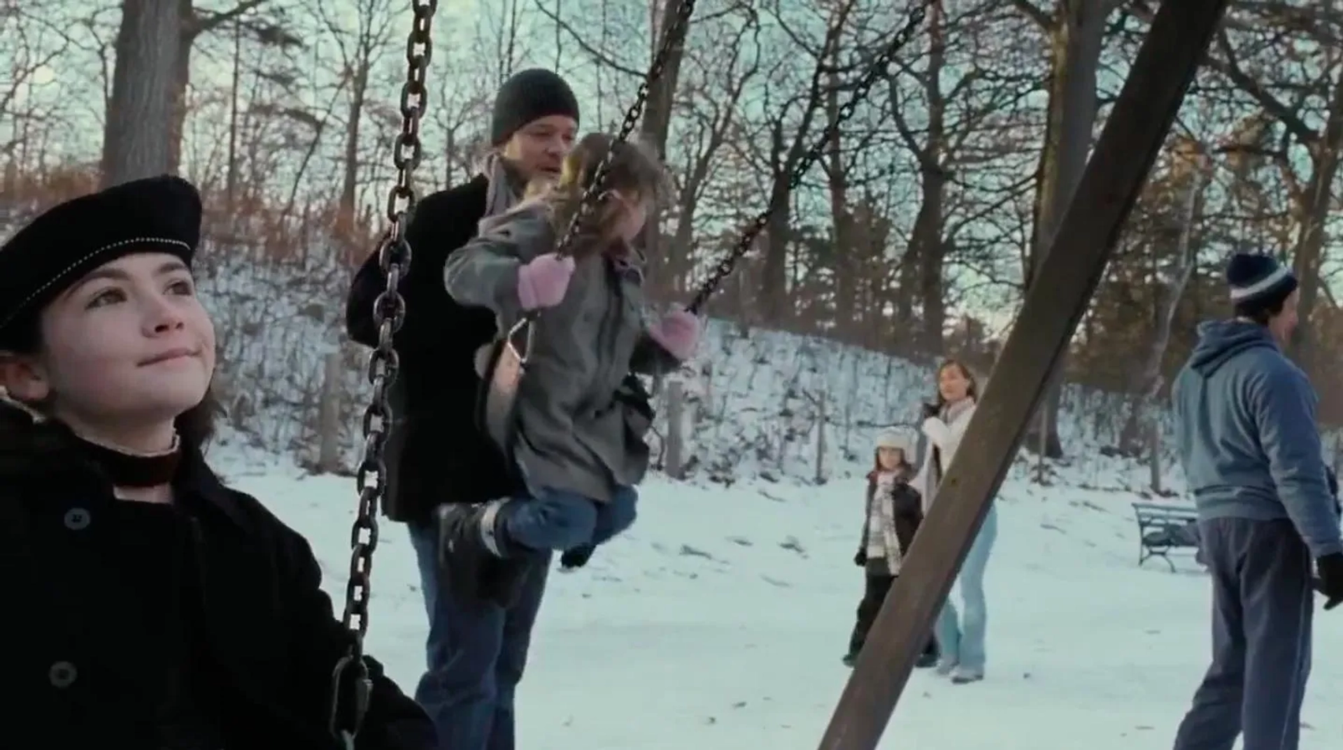 Peter Sarsgaard, Isabelle Fuhrman, and Aryana Engineer in Orphan (2009)