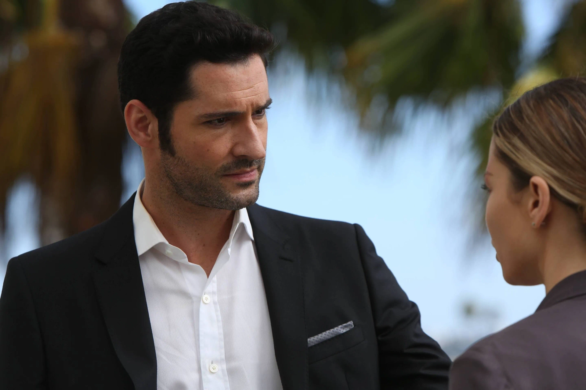 Tom Ellis and Lauren German in Lucifer (2016)