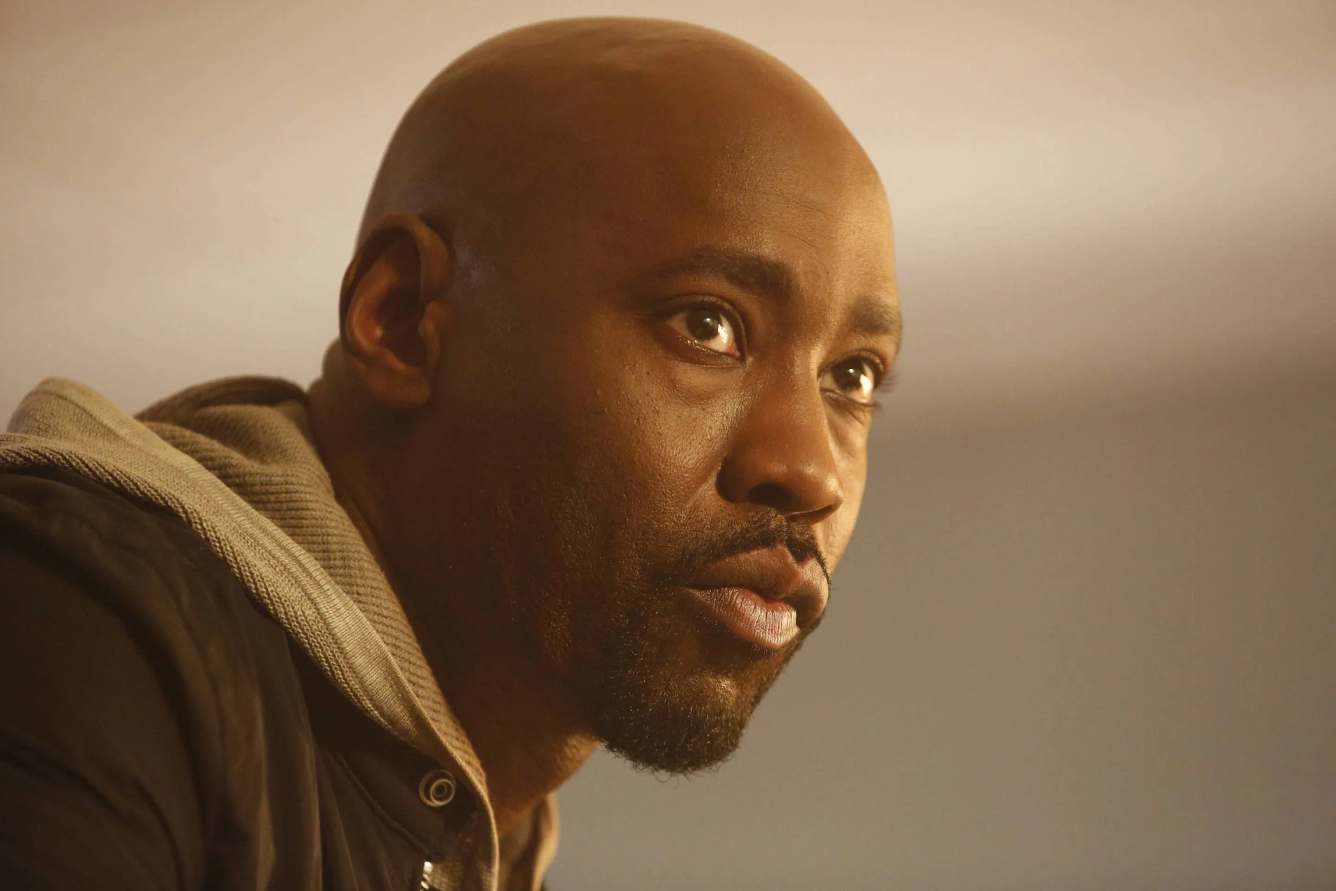 D.B. Woodside in Lucifer (2016)