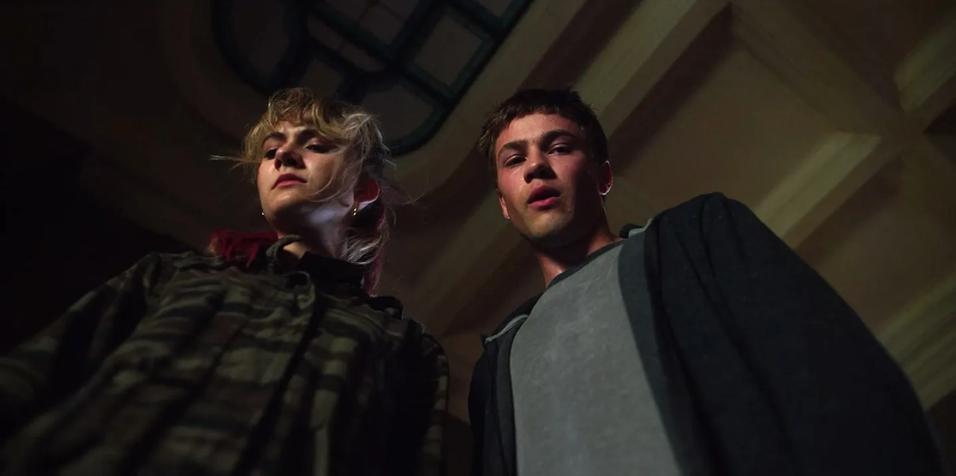 Connor Jessup and Emilia Jones in Locke & Key (2020)