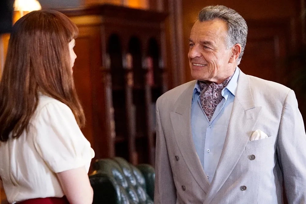 Ray Wise and Hayley Atwell in Agent Carter (2015)