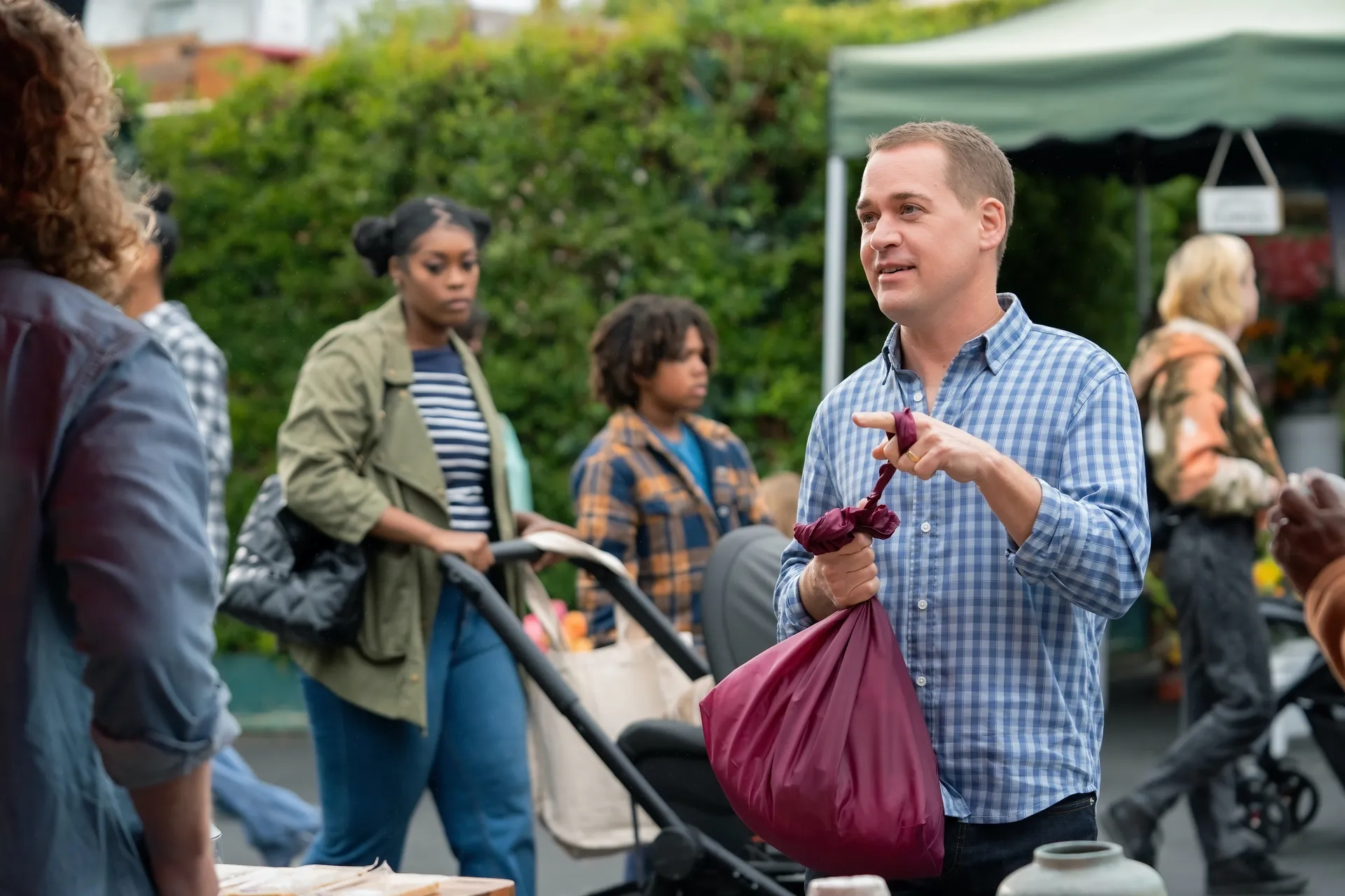 T.R. Knight in The Flight Attendant: Mushrooms, Tasers, and Bears, Oh My! (2022)