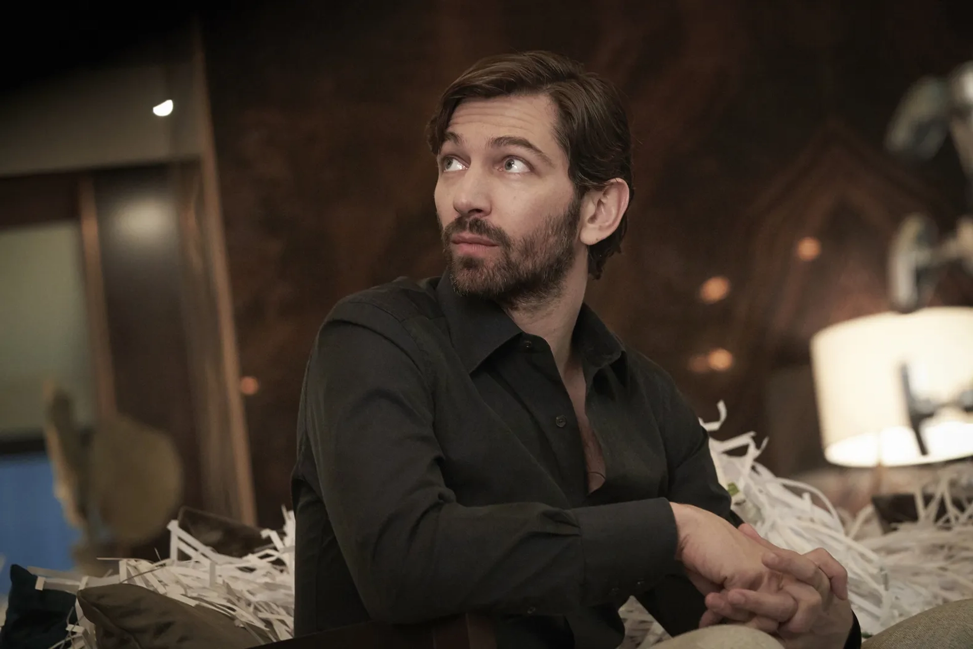 Michiel Huisman in The Flight Attendant: Conspiracy Theories (2020)