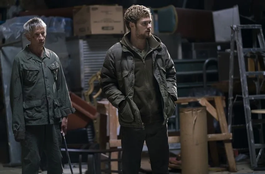 Scott Glenn and Finn Jones in The Defenders (2017)