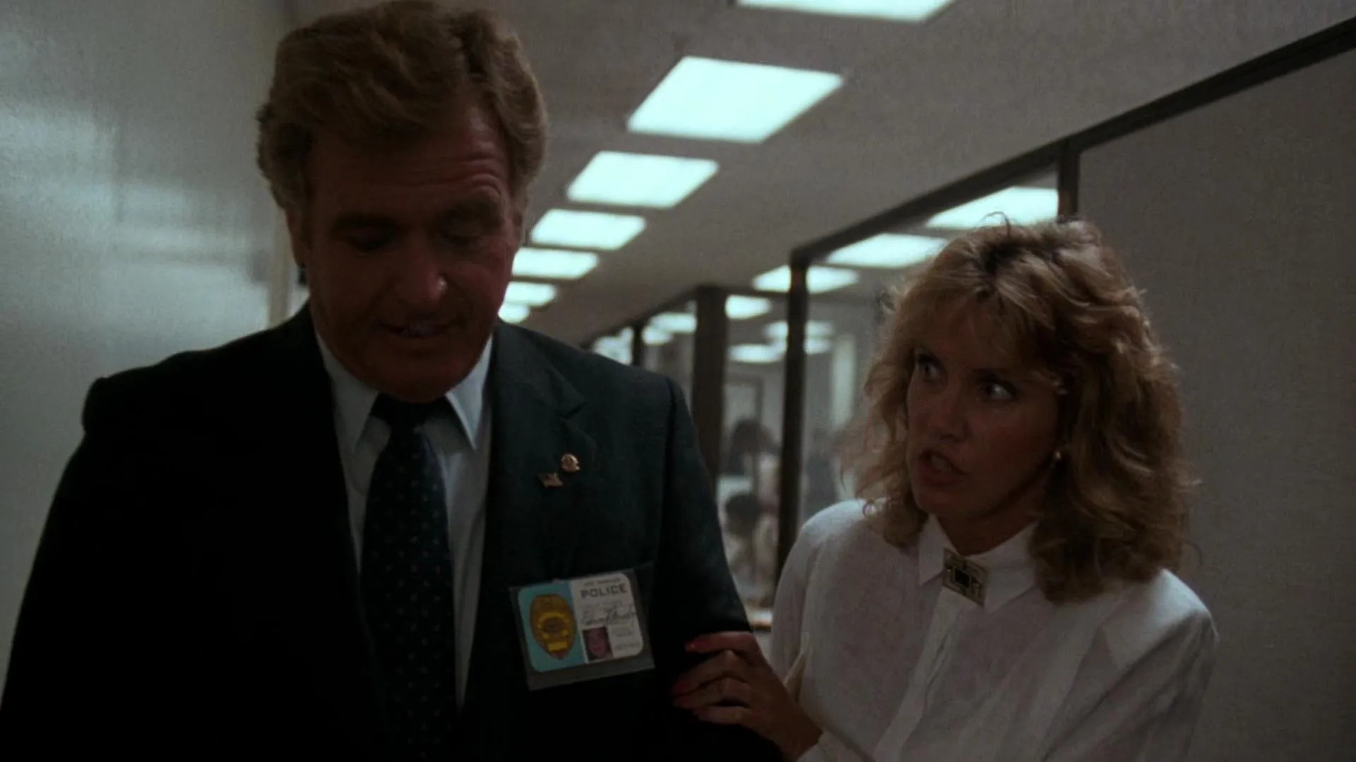 Steve Kahan and Mary Ellen Trainor in Lethal Weapon (1987)