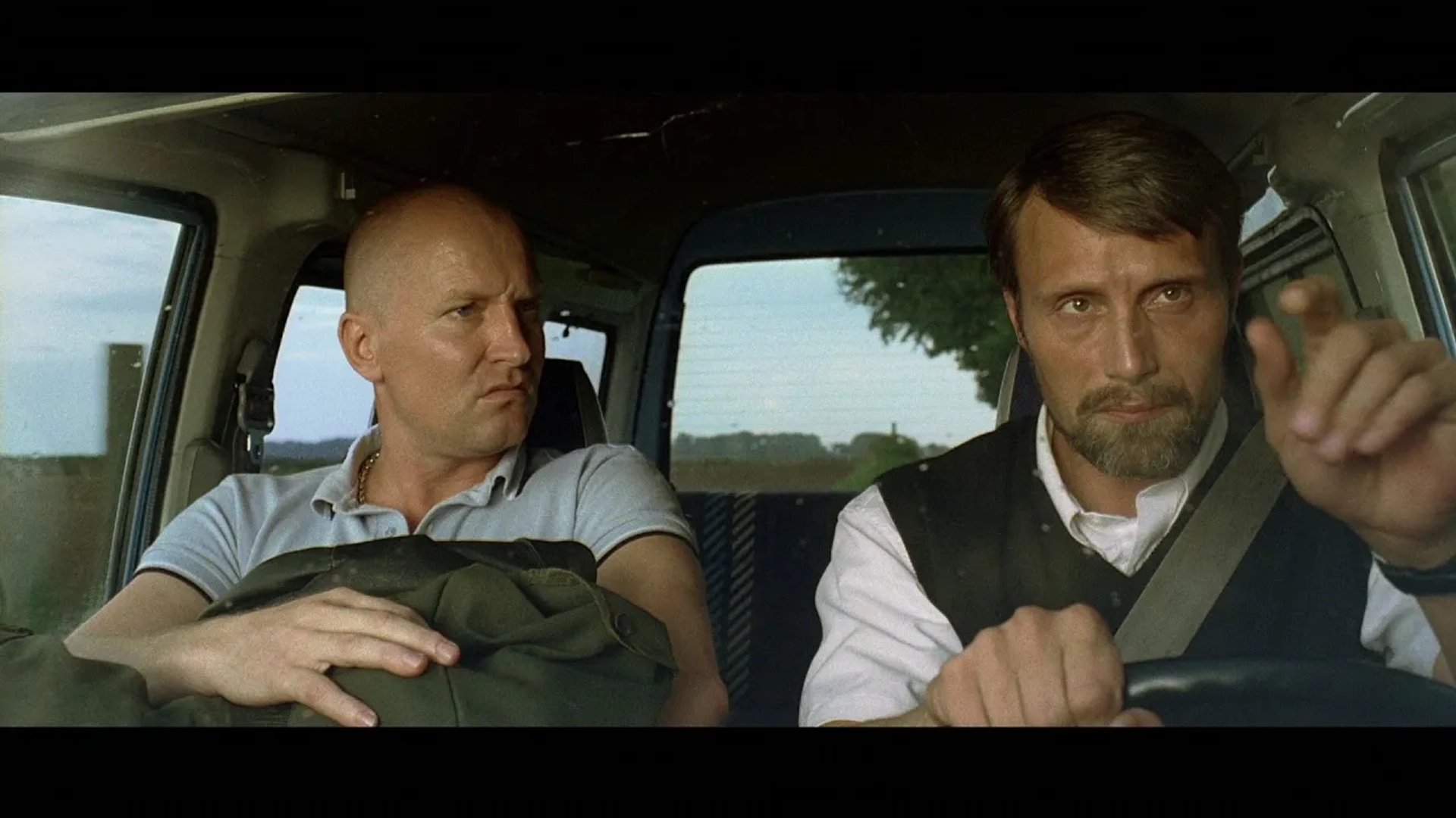 Mads Mikkelsen and Ulrich Thomsen in Adam's Apples (2005)