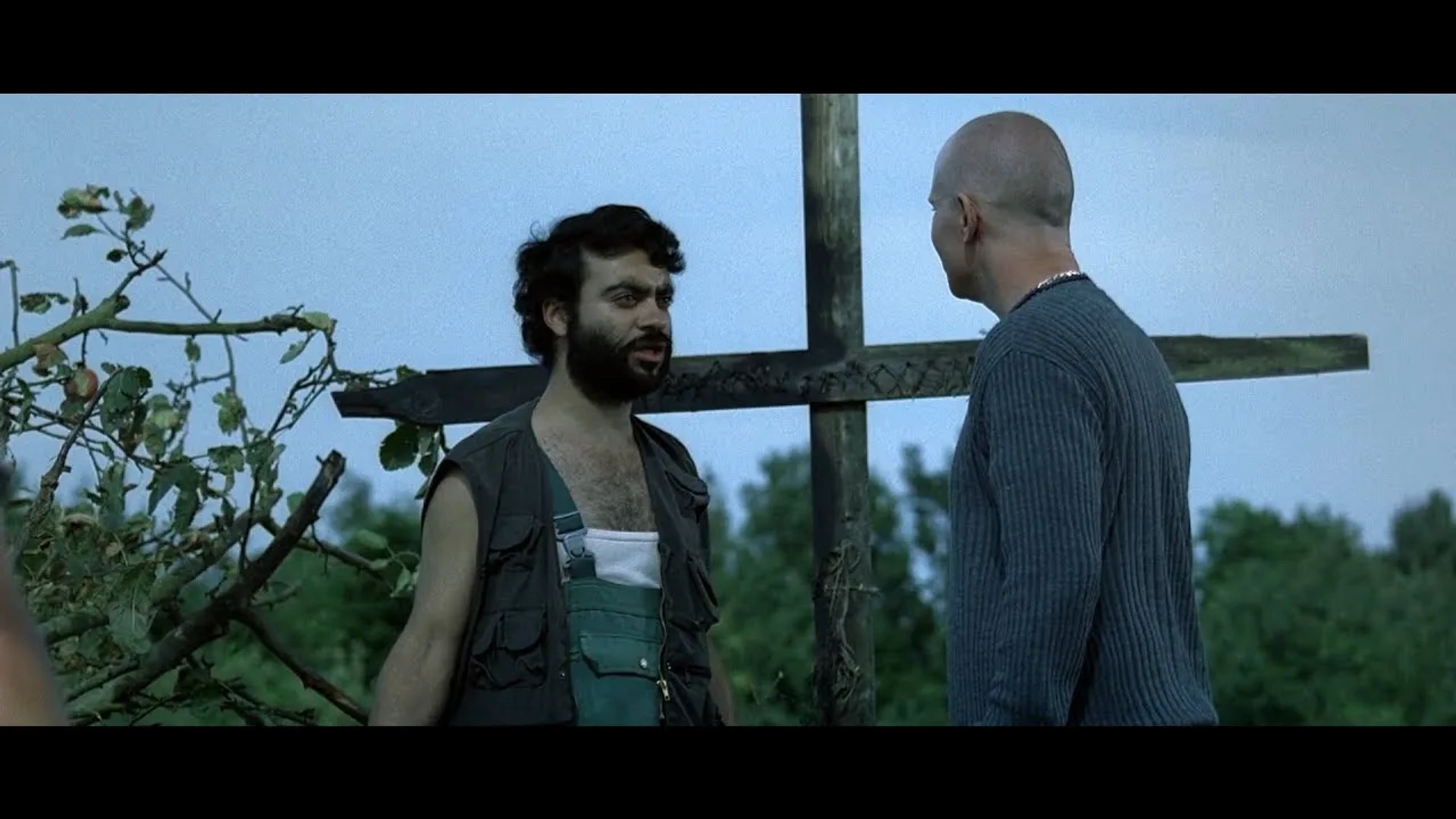 Ali Kazim and Ulrich Thomsen in Adam's Apples (2005)