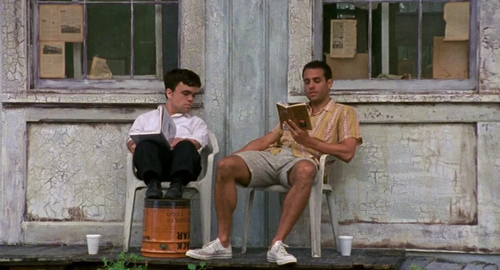 Bobby Cannavale and Peter Dinklage in The Station Agent (2003)