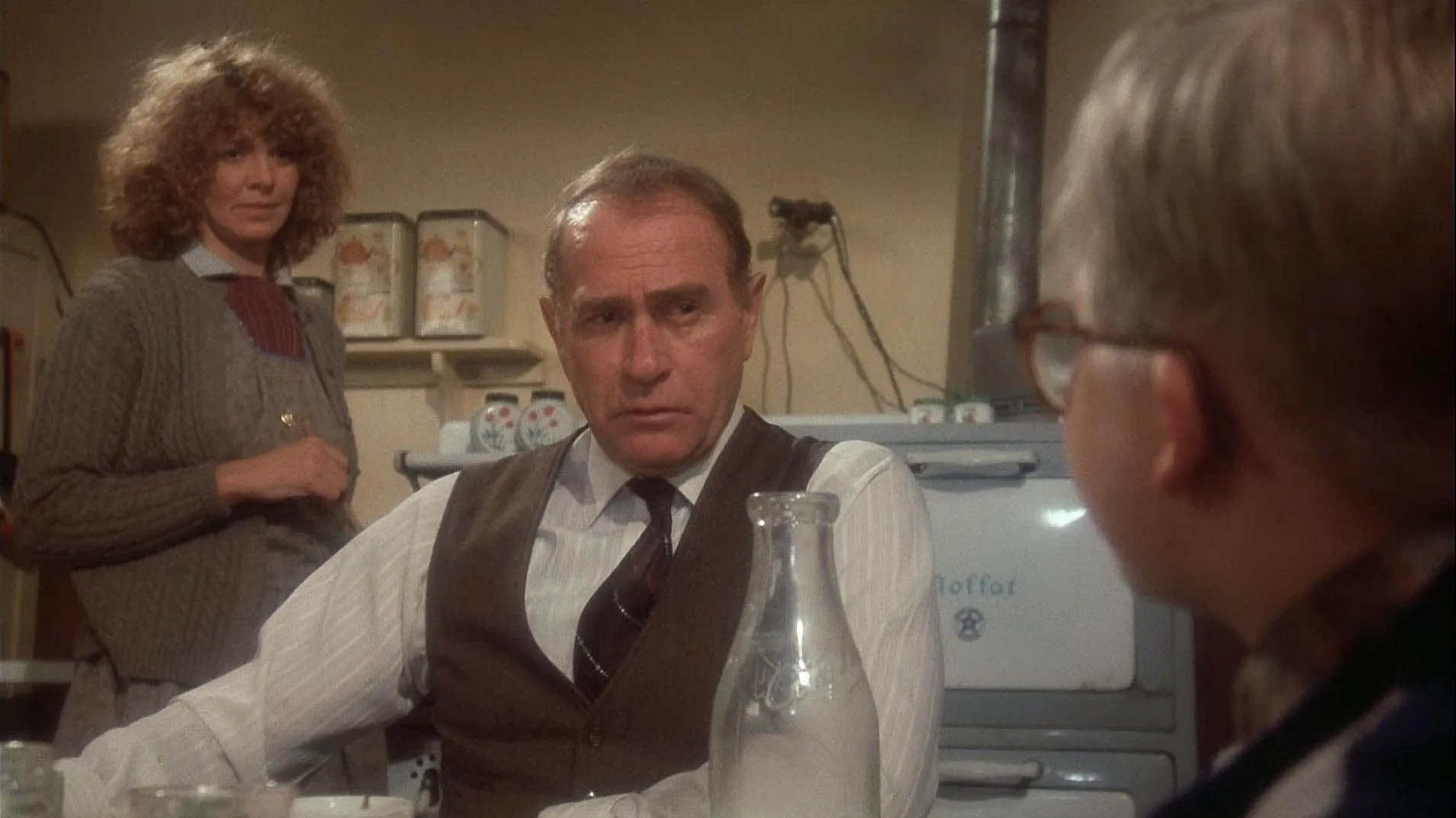 Peter Billingsley, Melinda Dillon, and Darren McGavin in A Christmas Story (1983)