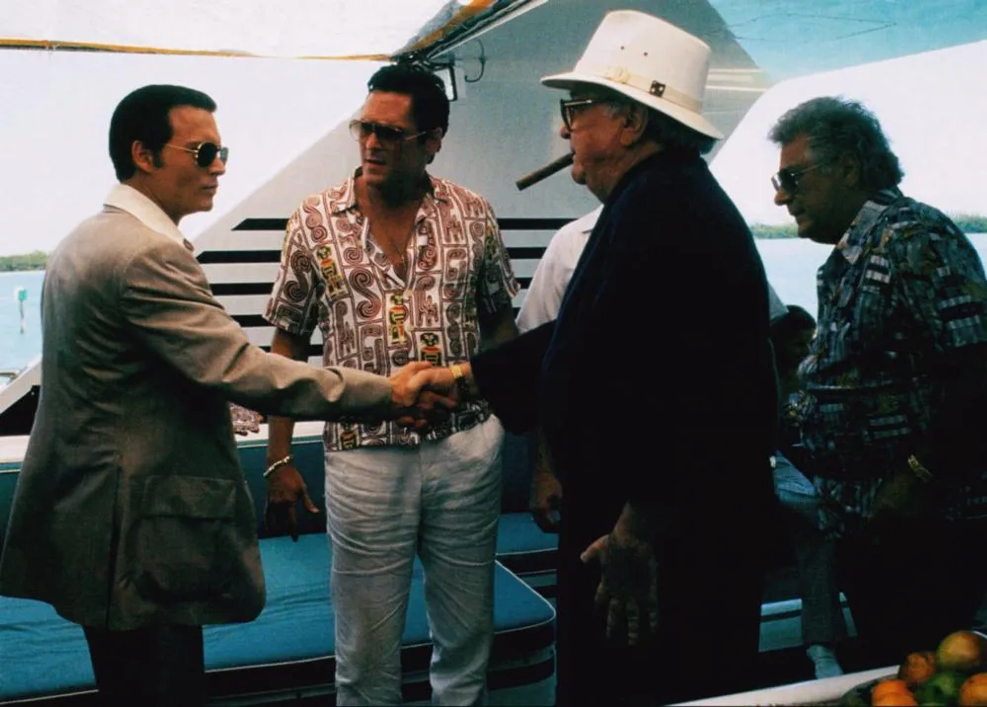 Johnny Depp, Michael Madsen, Val Avery, and Rocco Musacchia in Donnie Brasco (1997)