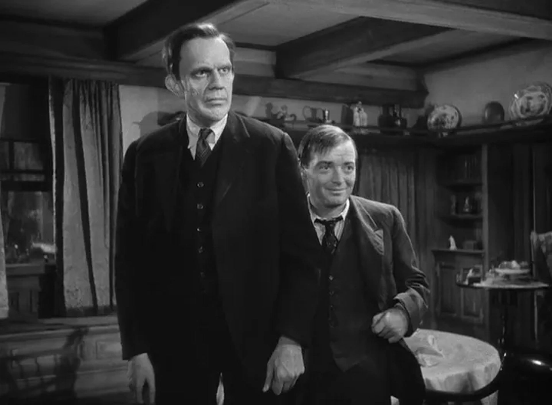 Peter Lorre and Raymond Massey in Arsenic and Old Lace (1944)